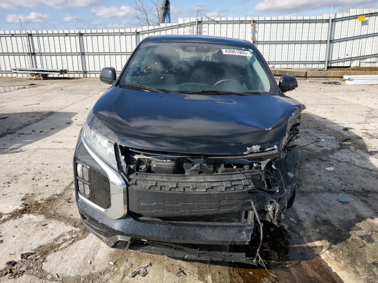 2021 Mitsubishi Outlander - Image 5
