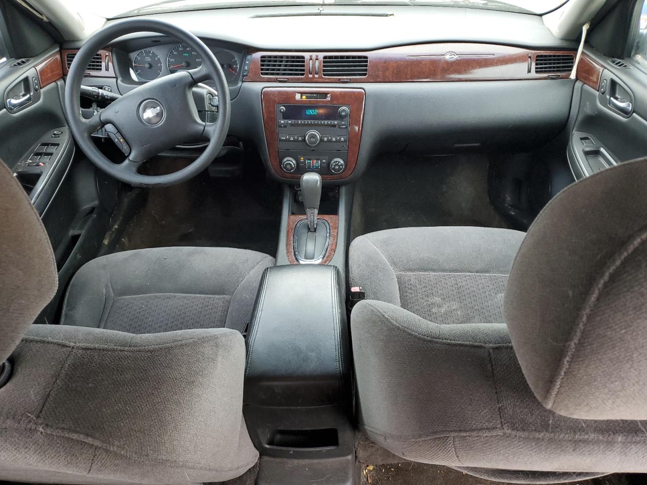 2009 Chevrolet Impala - Image 8