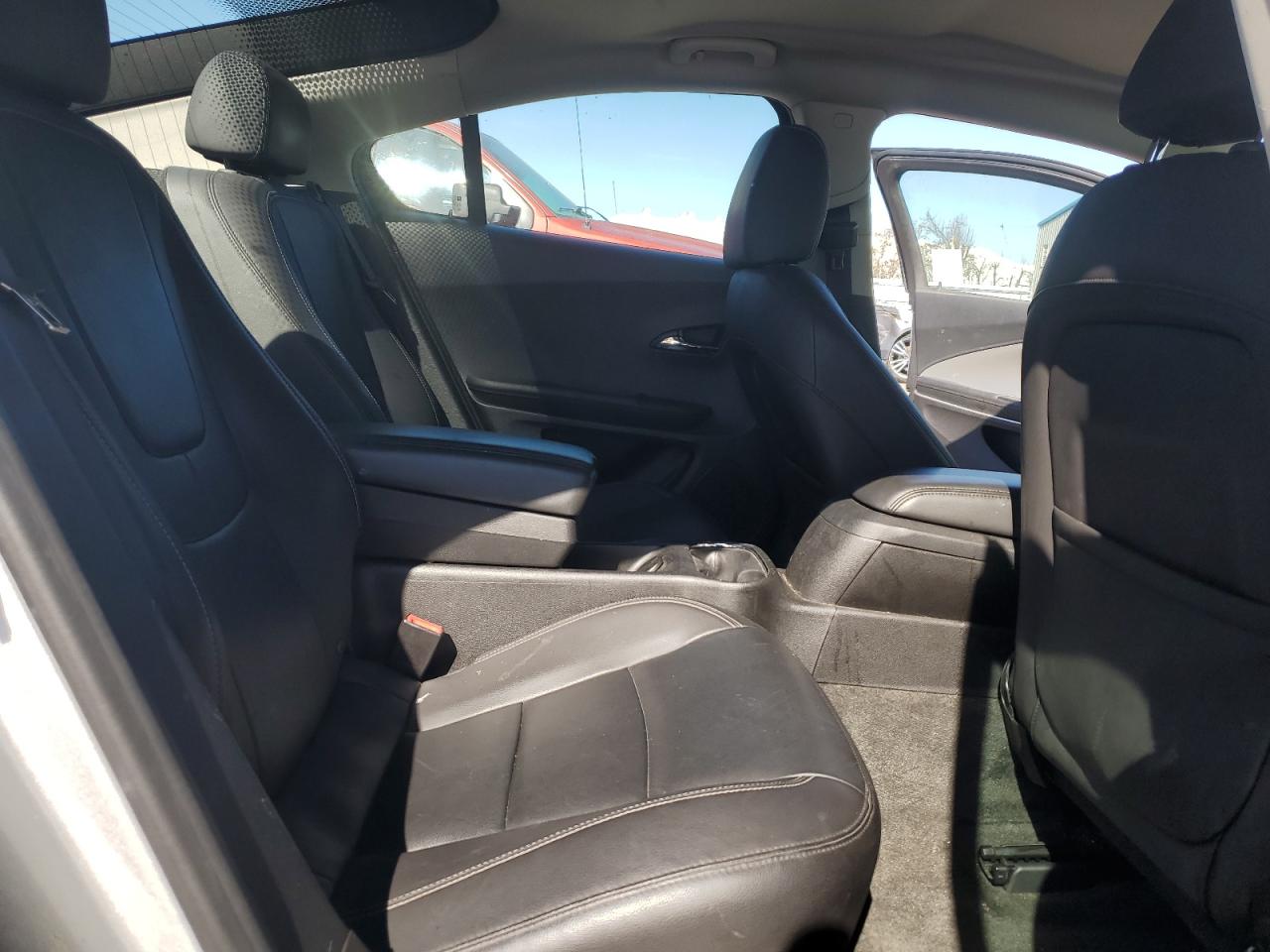 2013 Chevrolet Volt - Image 10