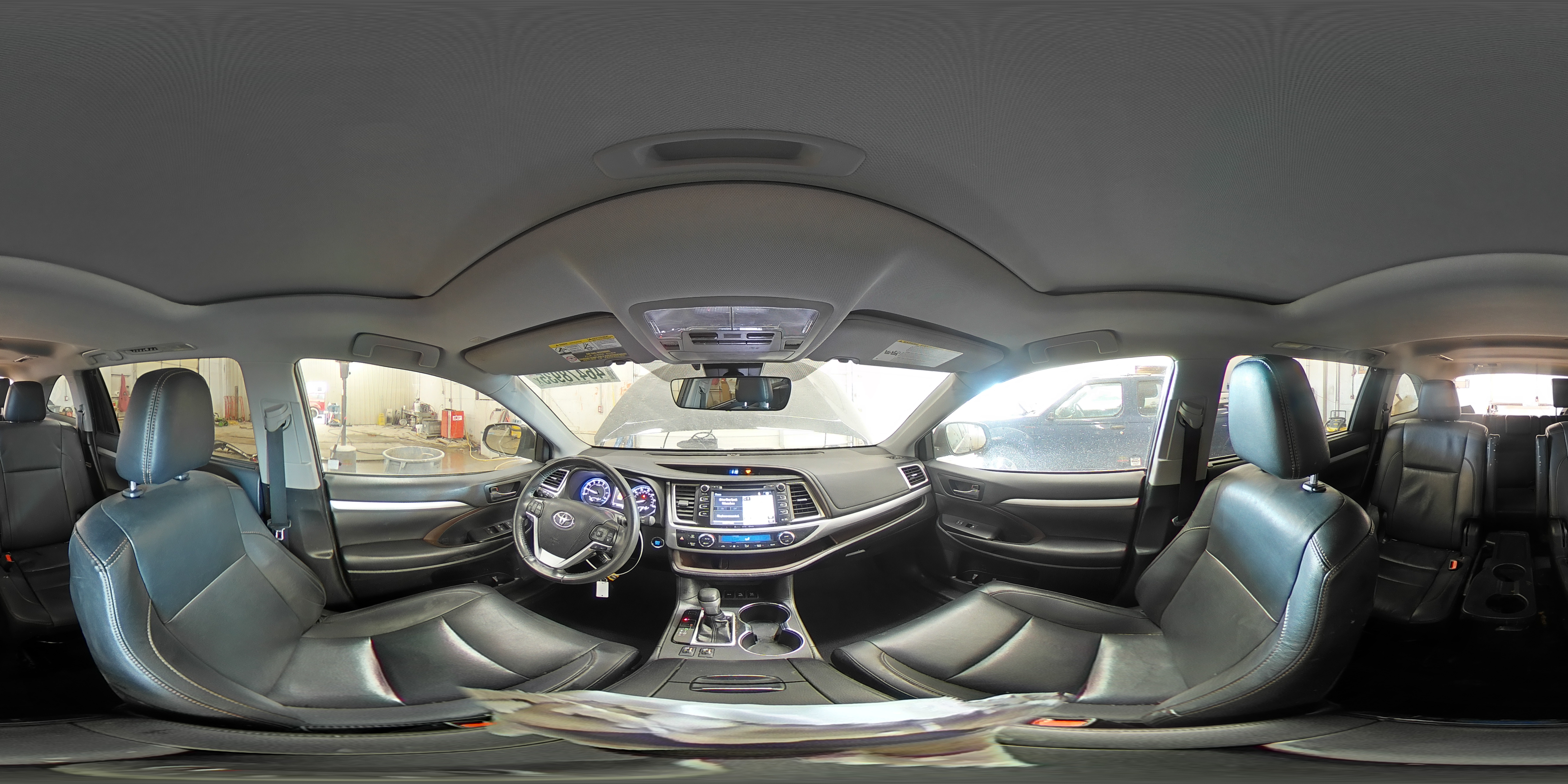2019 Toyota Highlander - Image 16