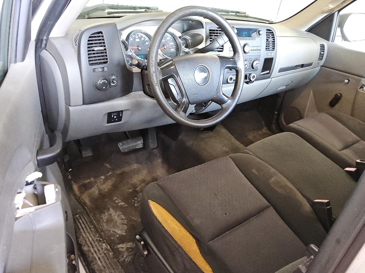 2013 Chevrolet Silverado - Image 8