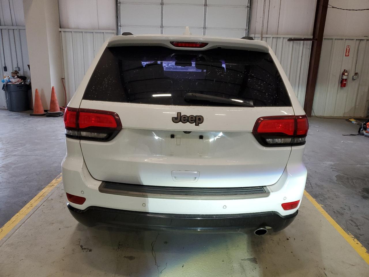 2016 Jeep Grand Cherokee - Image 6