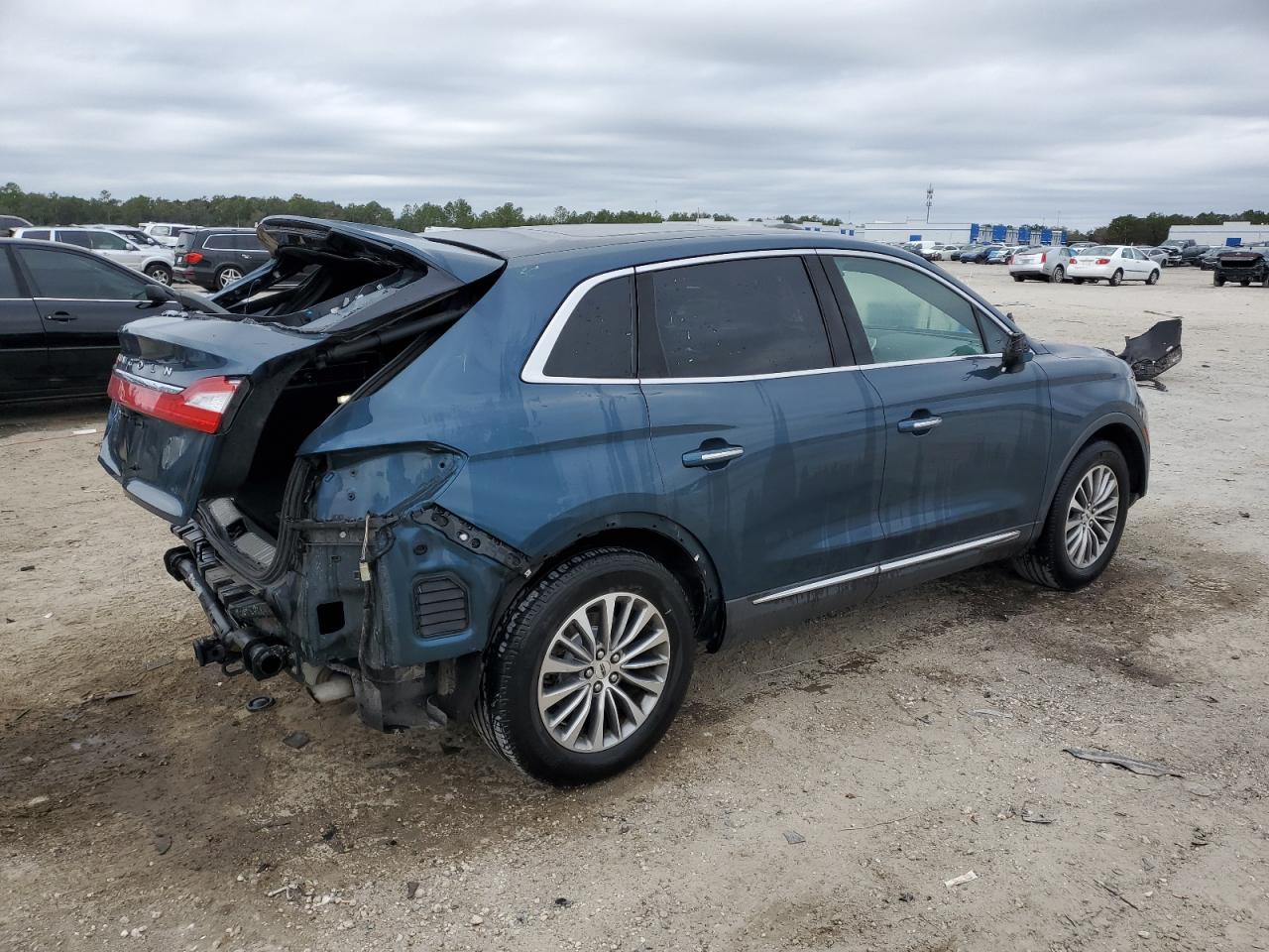 2016 Lincoln MKX - Image 3