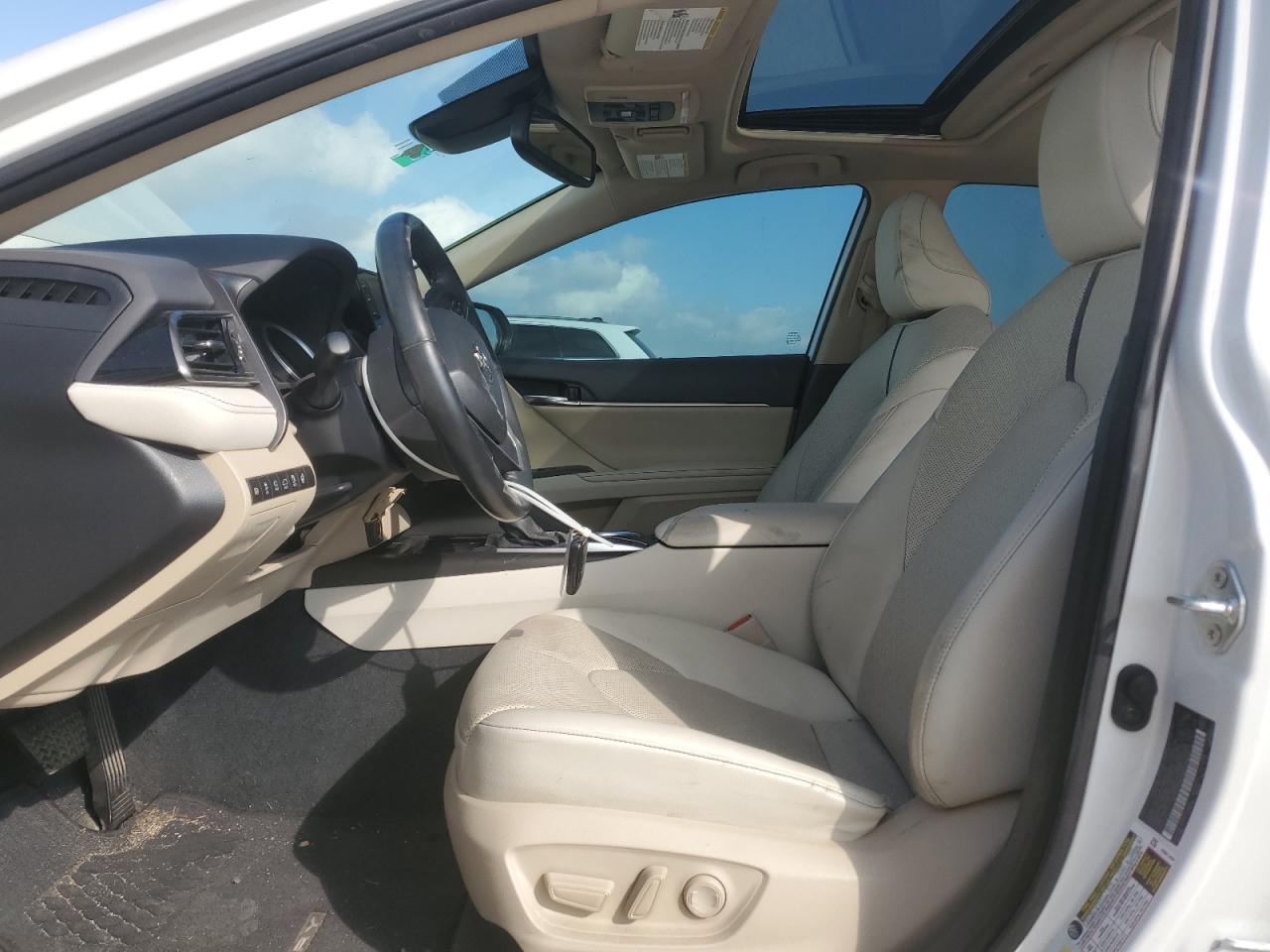 2022 Toyota Camry - Image 7