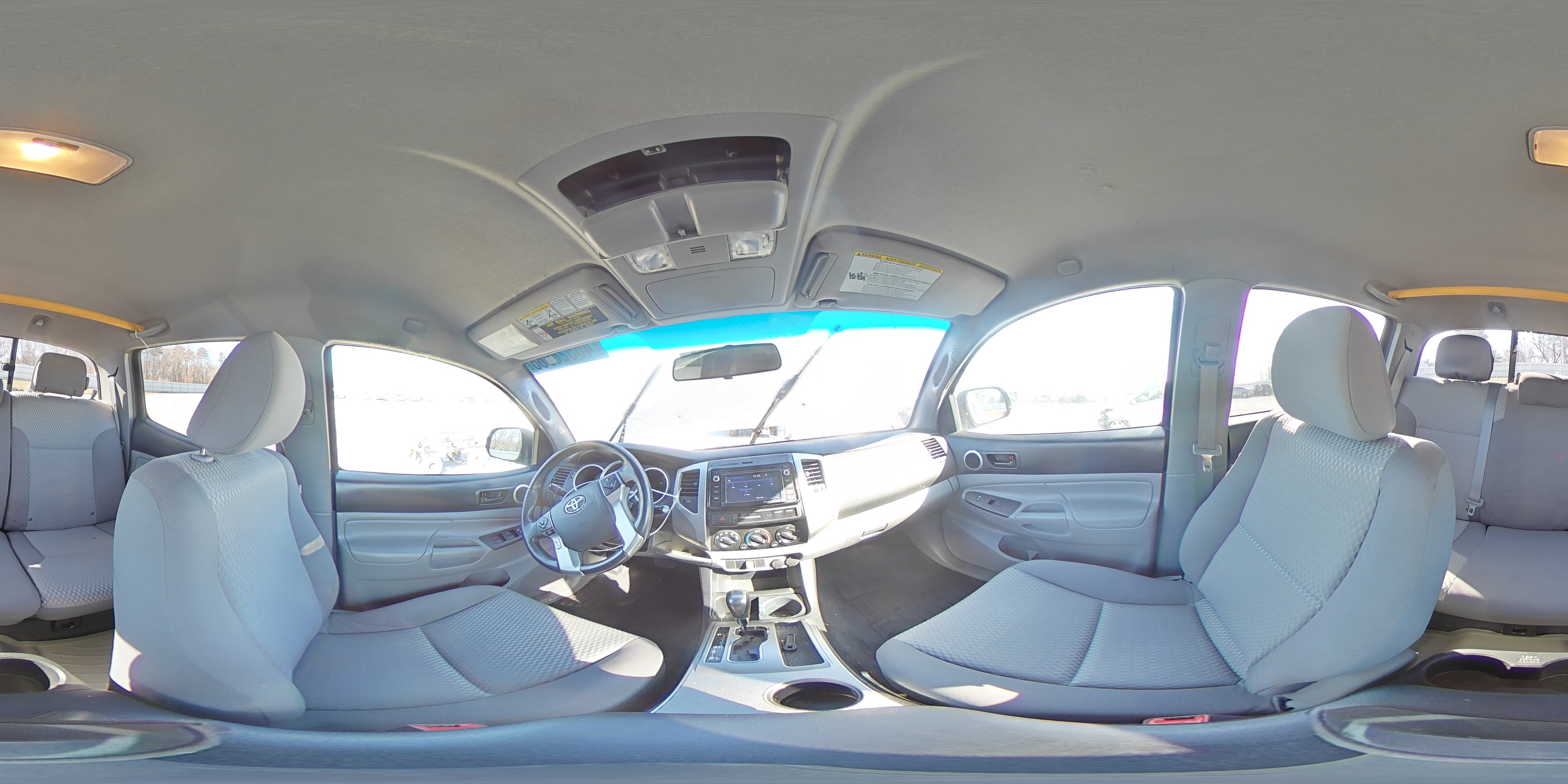 2015 Toyota Tacoma - Image 13