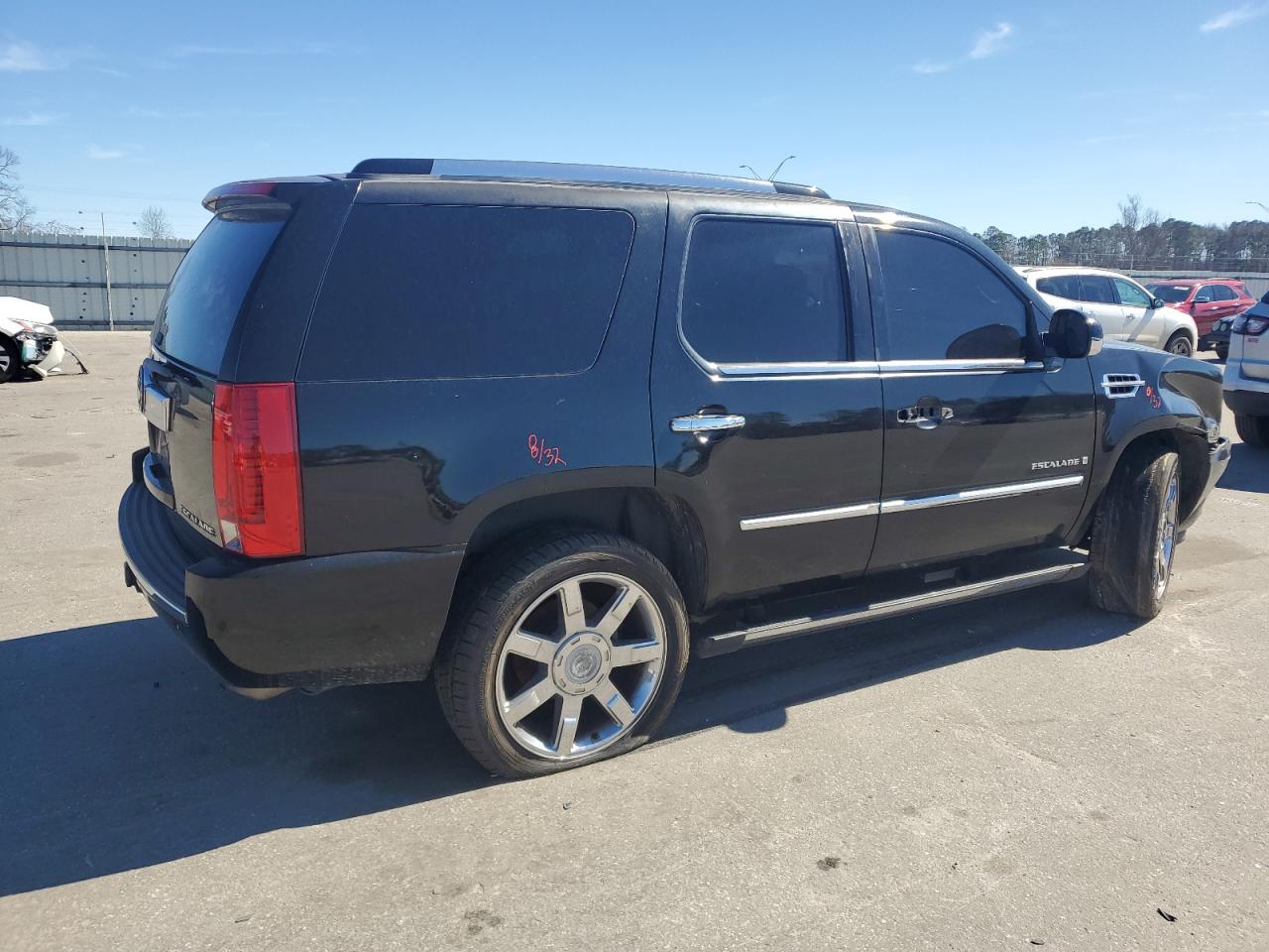 2008 Cadillac Escalade - Image 3
