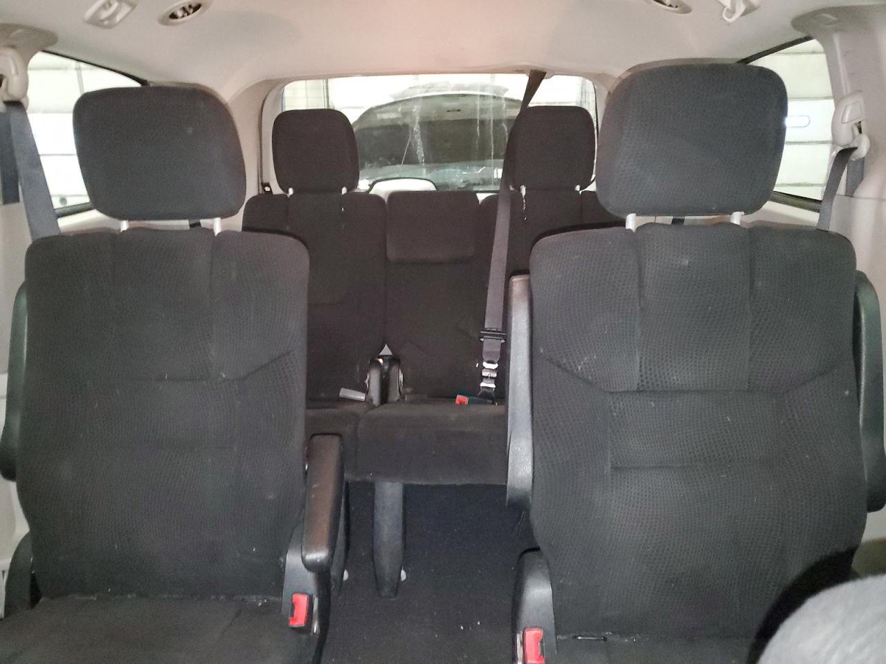 2013 Dodge Caravan - Image 10