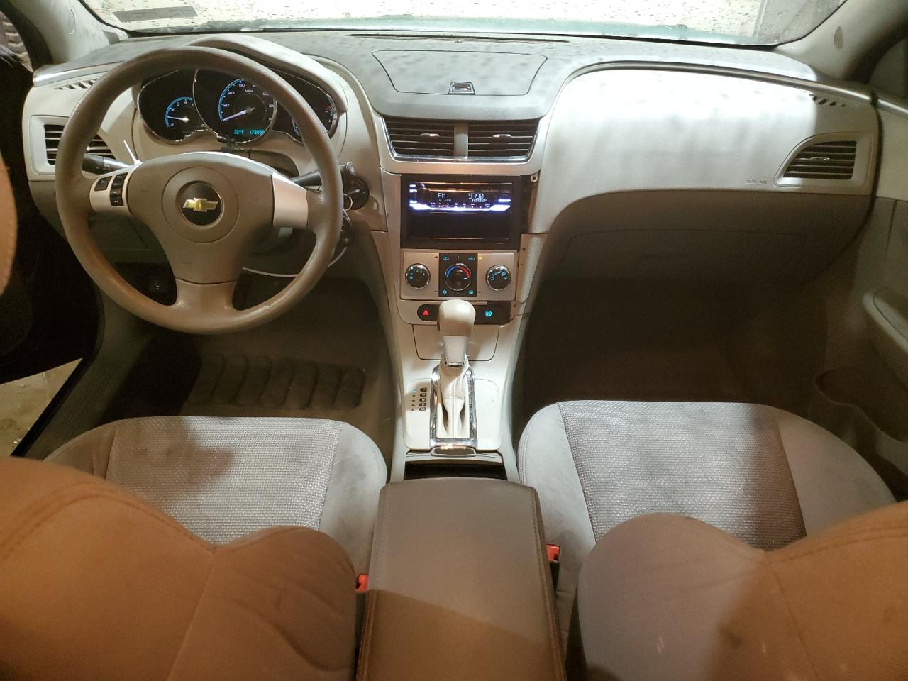 2011 Chevrolet Malibu - Image 8