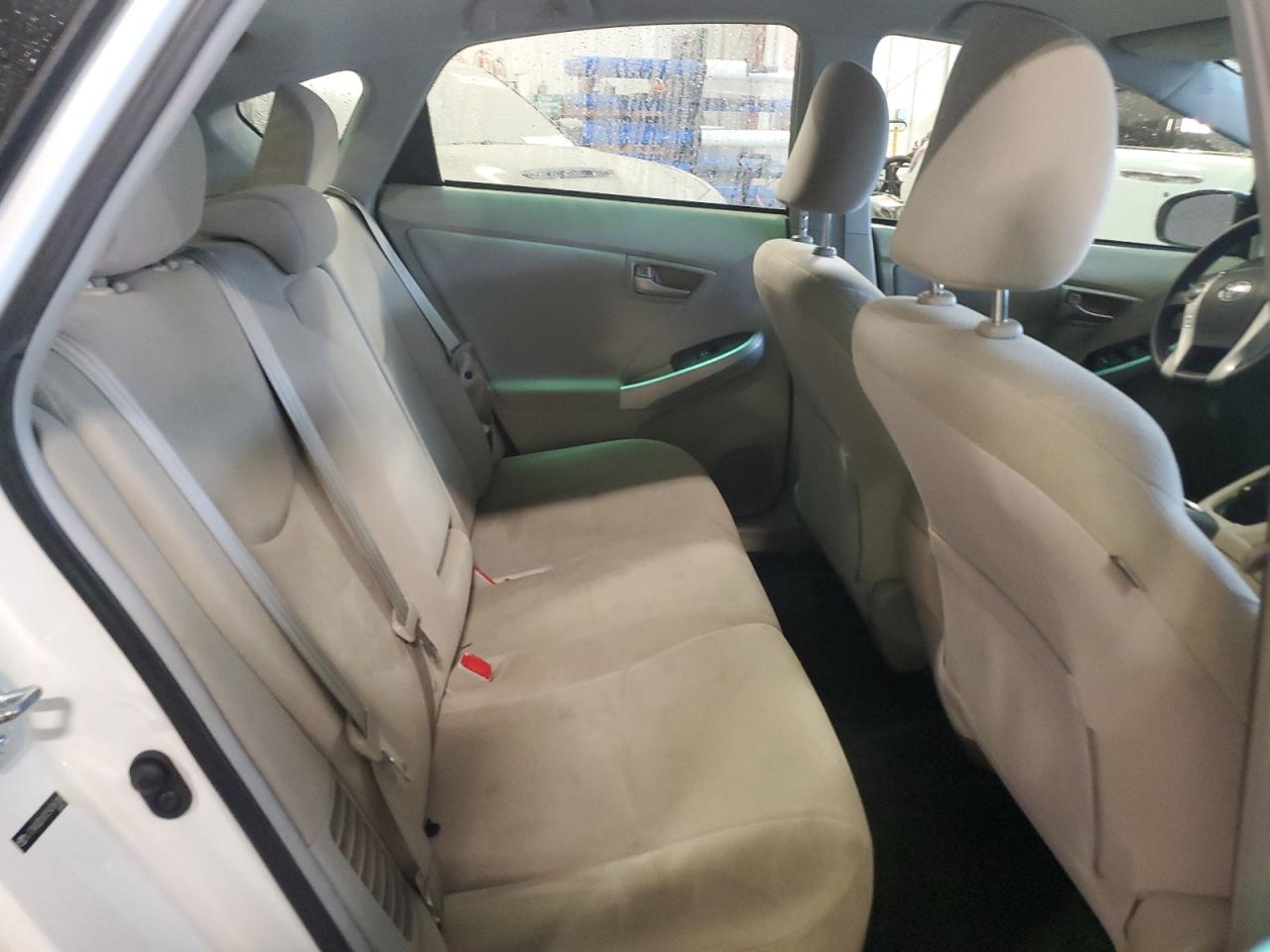 2012 Toyota Prius - Image 10