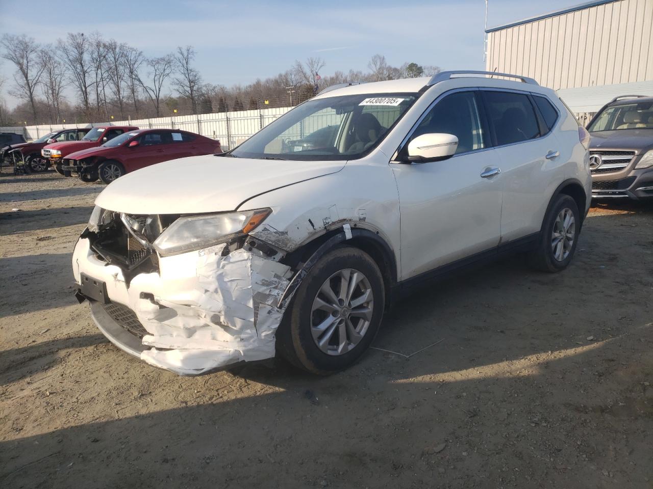 2015 Nissan Rogue - Image 1