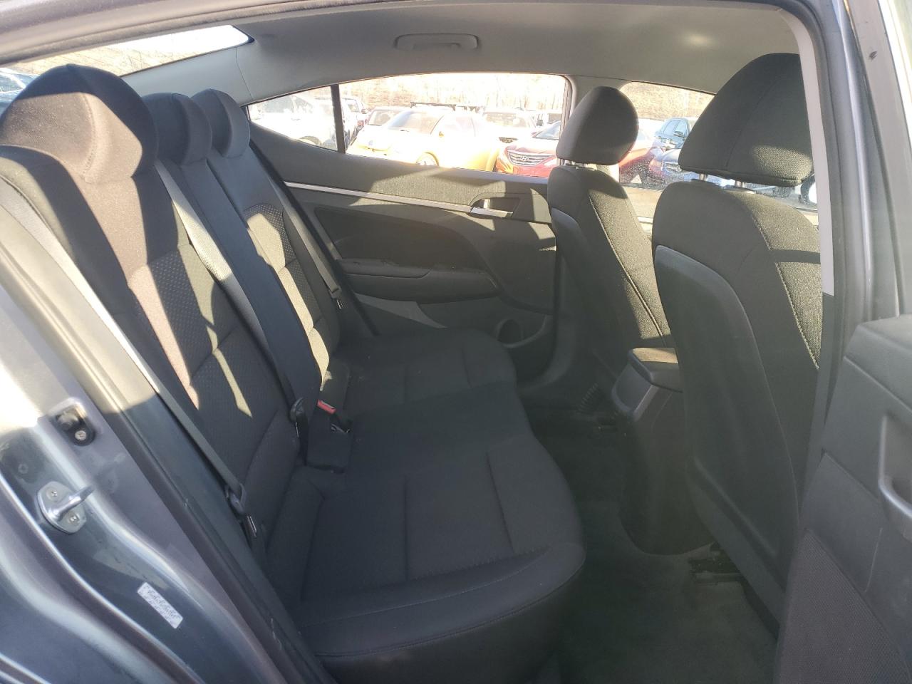 2019 Hyundai Elantra - Image 10