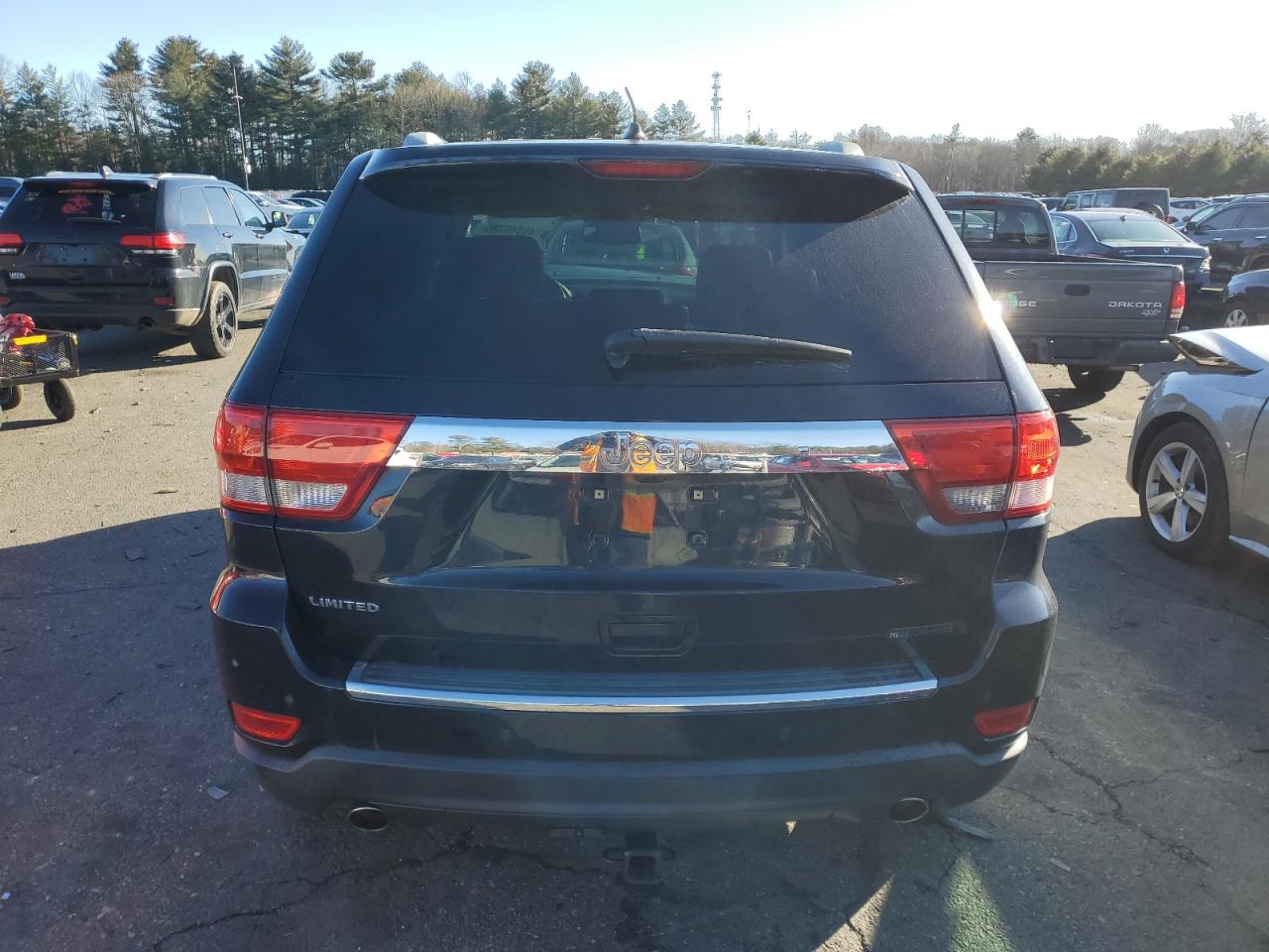 2011 Jeep Grand Cherokee - Image 6