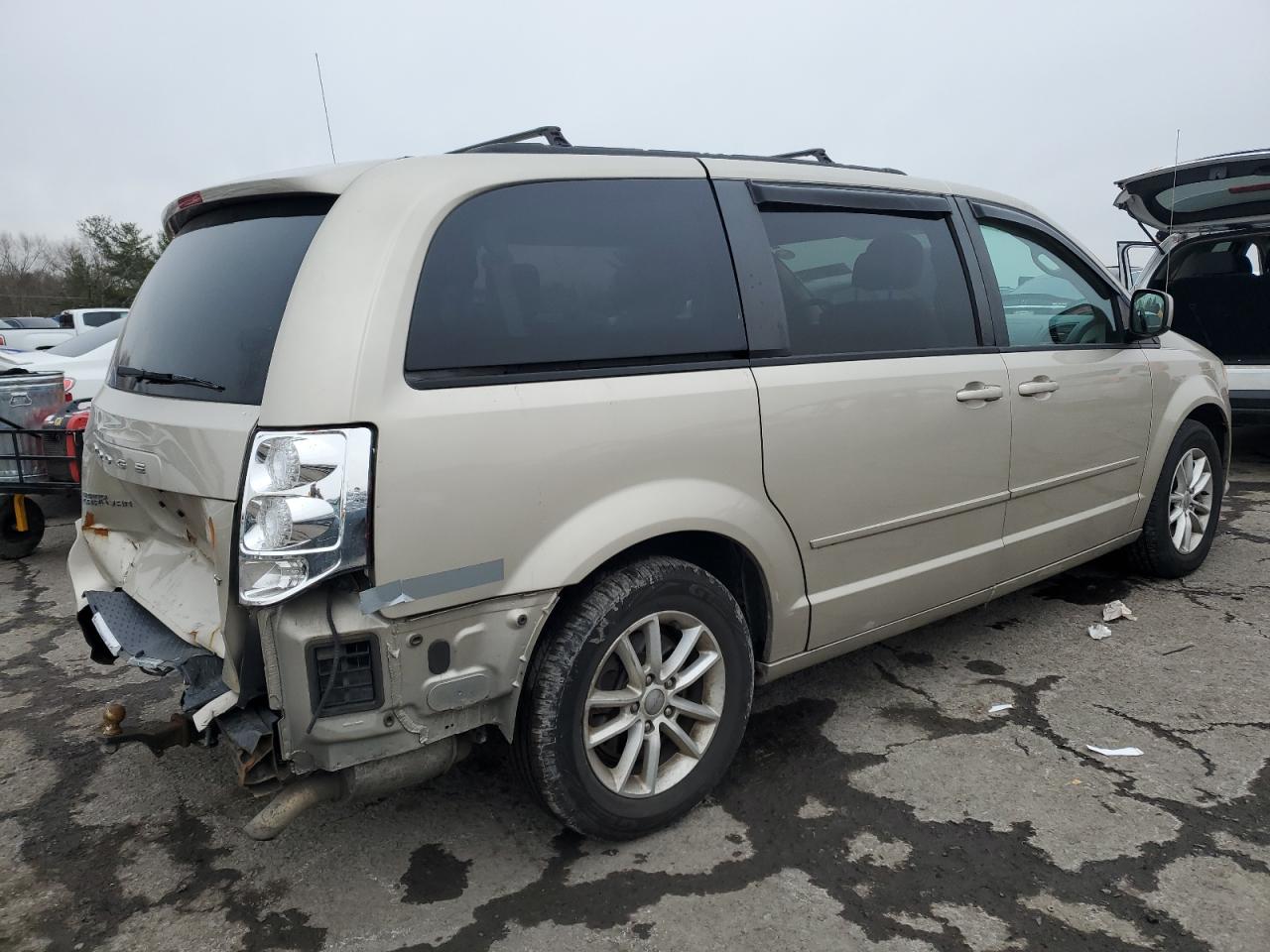 2014 Dodge Caravan - Image 3