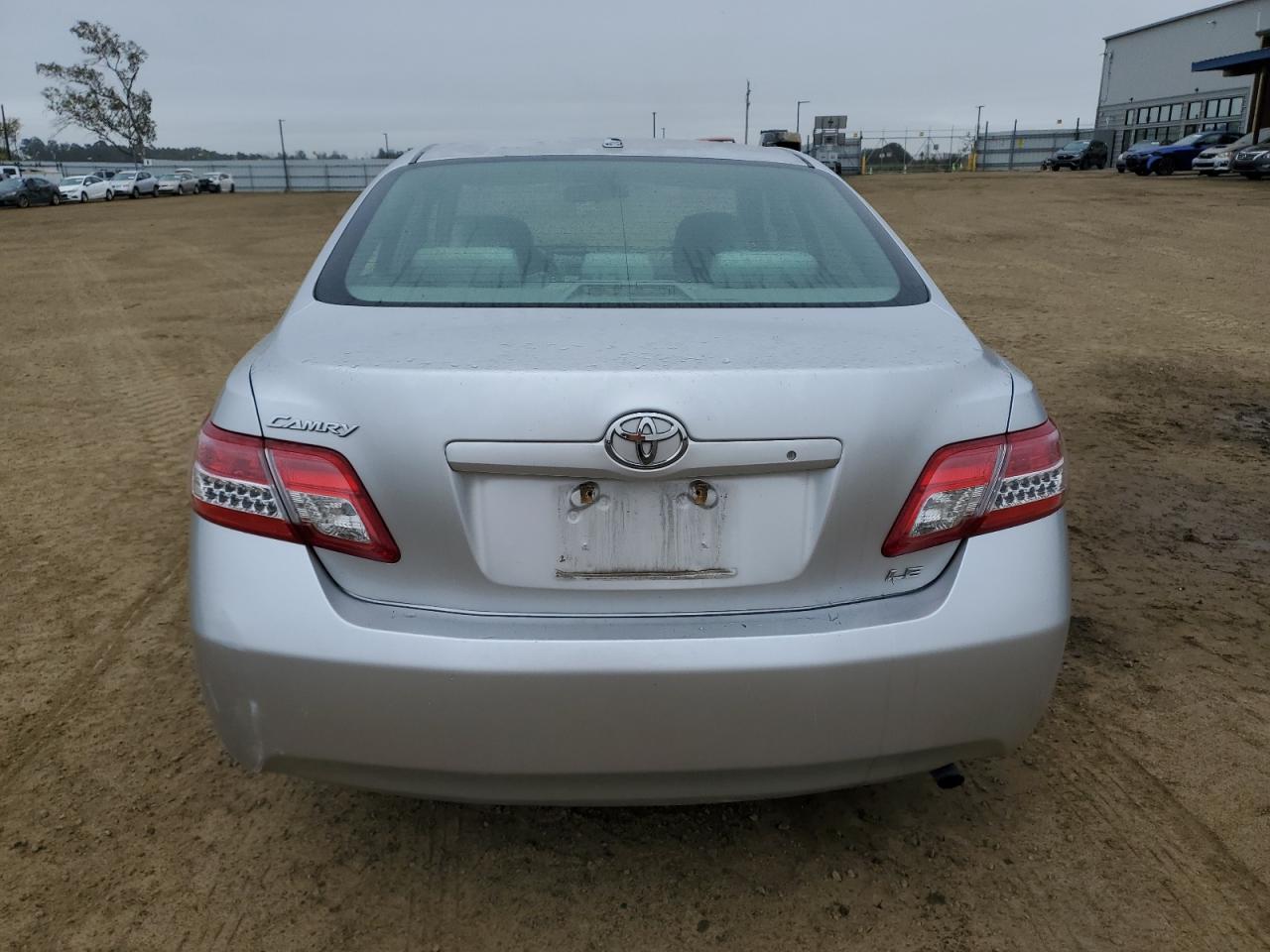 2011 Toyota Camry - Image 6