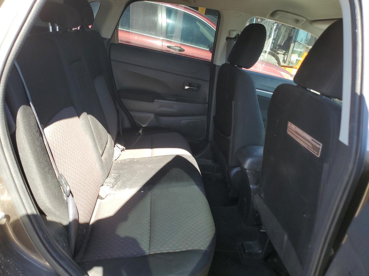 2017 Mitsubishi Outlander - Image 11