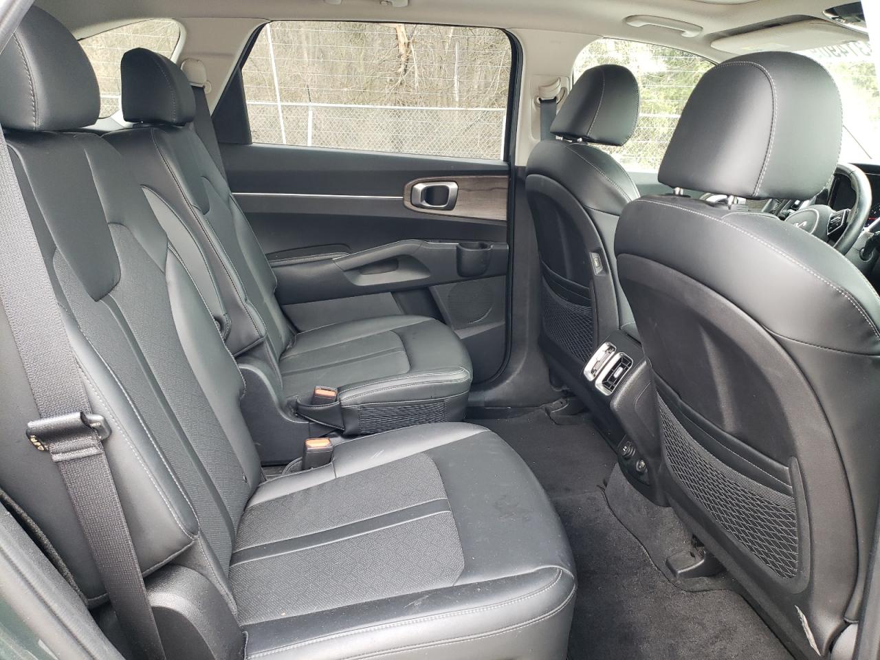 2022 Kia Sorento - Image 11