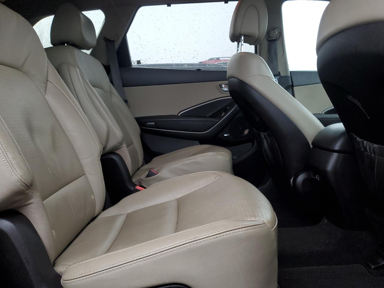 2014 Hyundai Santa Fe - Image 11