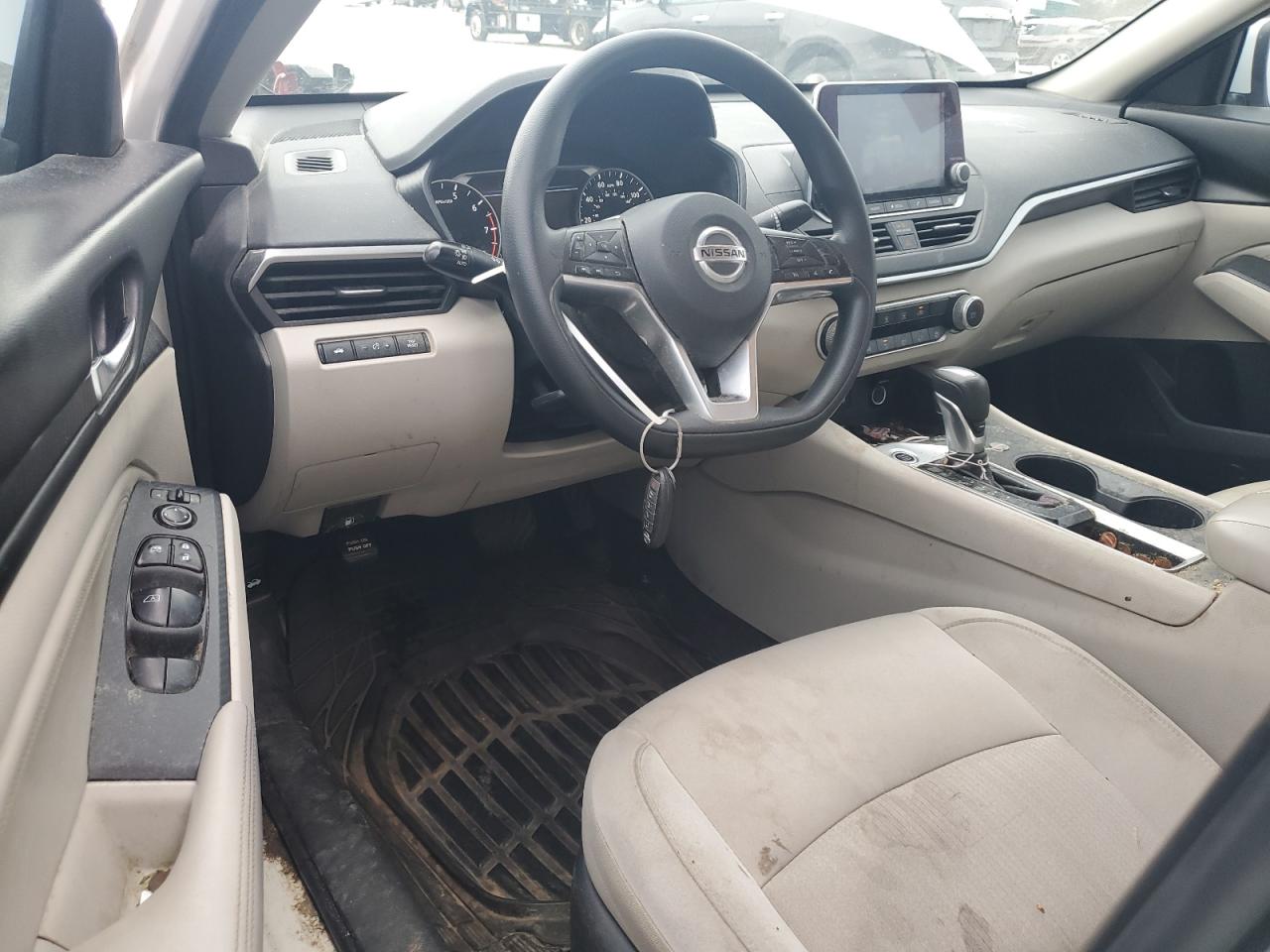 2020 Nissan Altima - Image 8