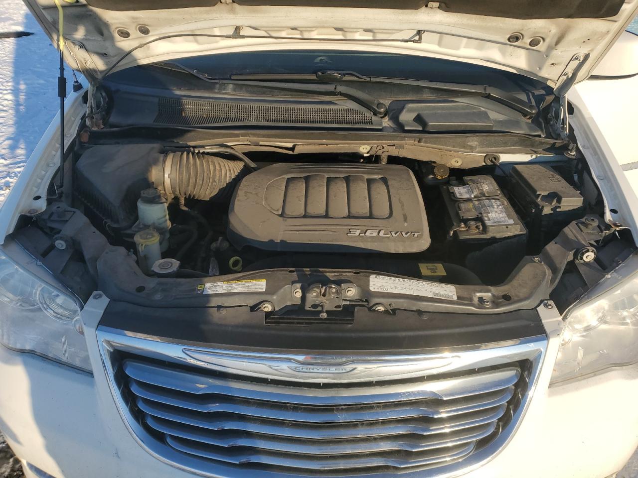 2011 Chrysler Town & Country - Image 12