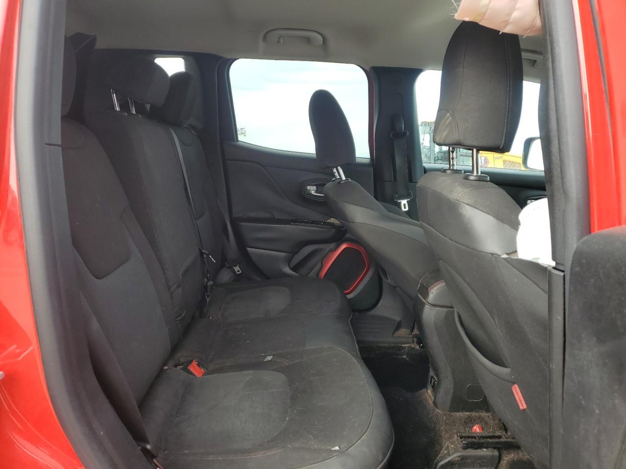 2015 Jeep Renegade - Image 10