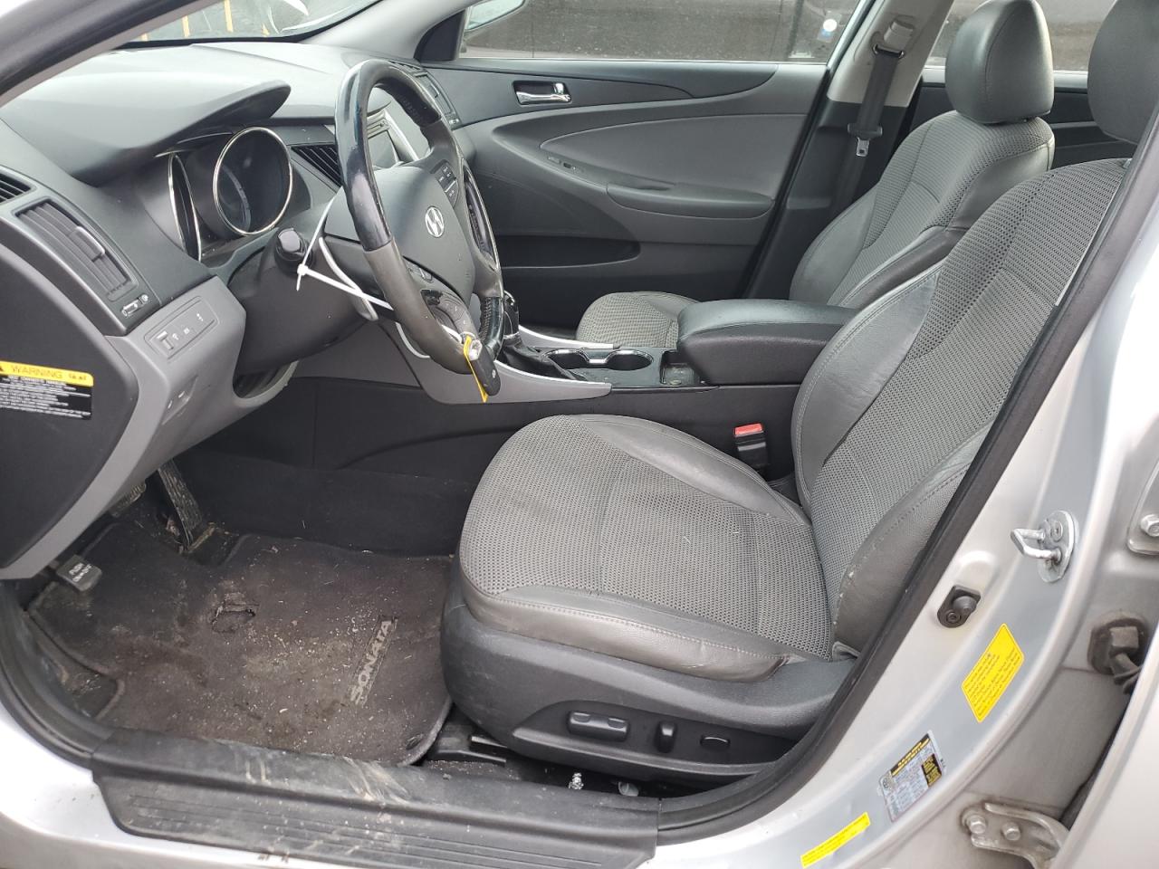 2012 Hyundai Sonata - Image 7