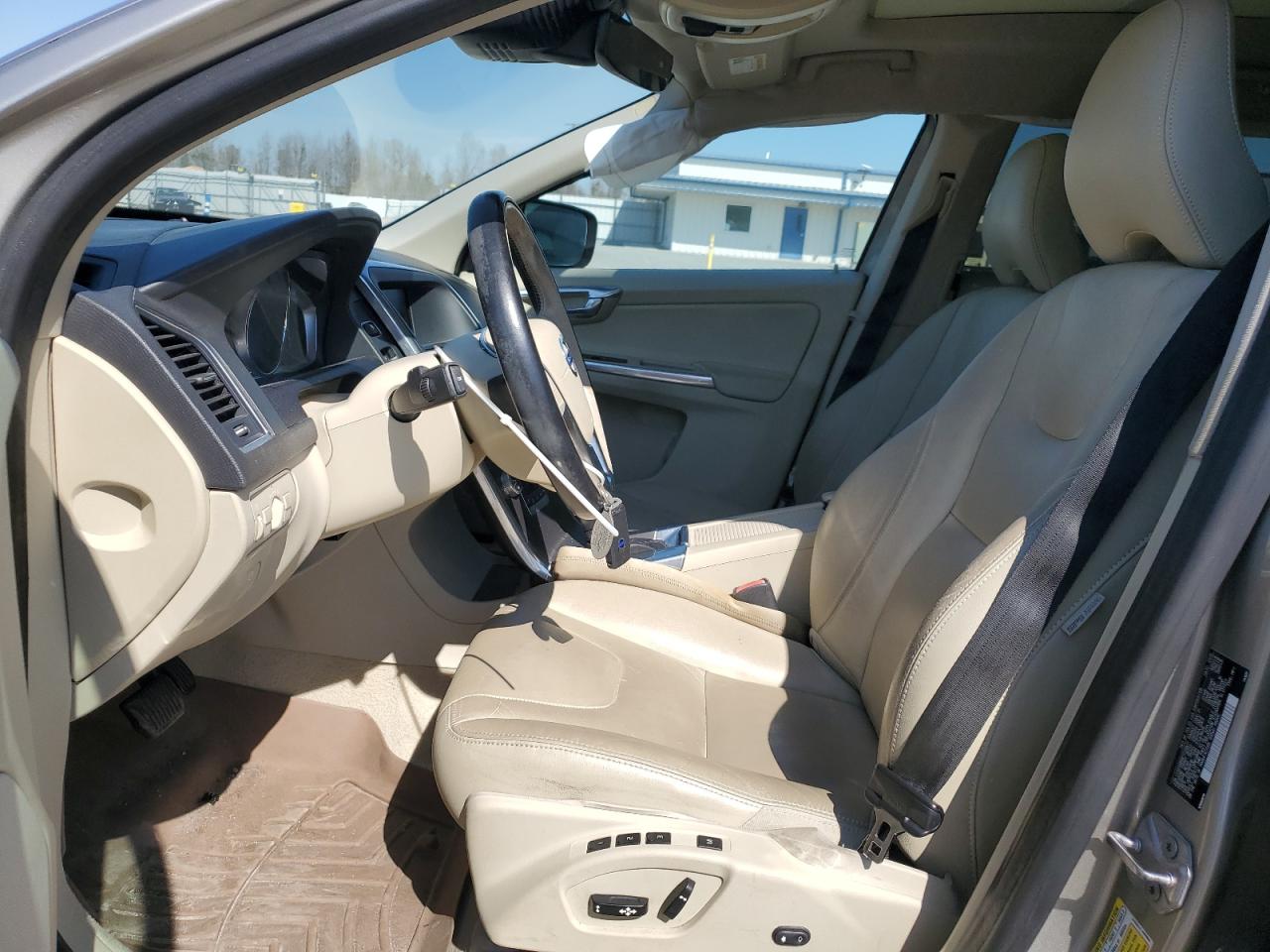 2015 Volvo XC60 - Image 7
