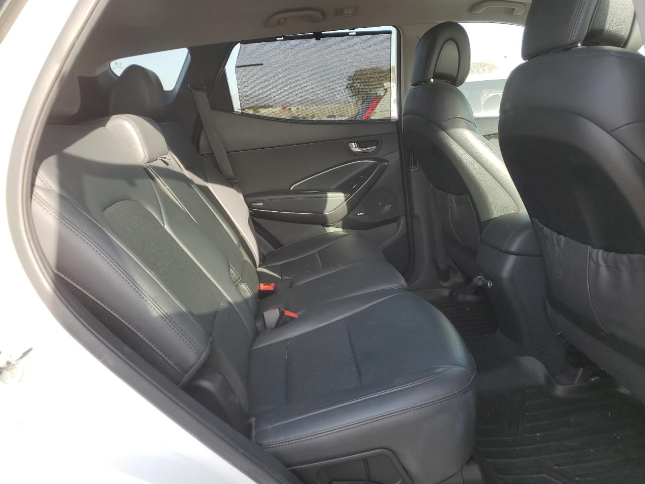 2018 Hyundai Santa Fe - Image 11
