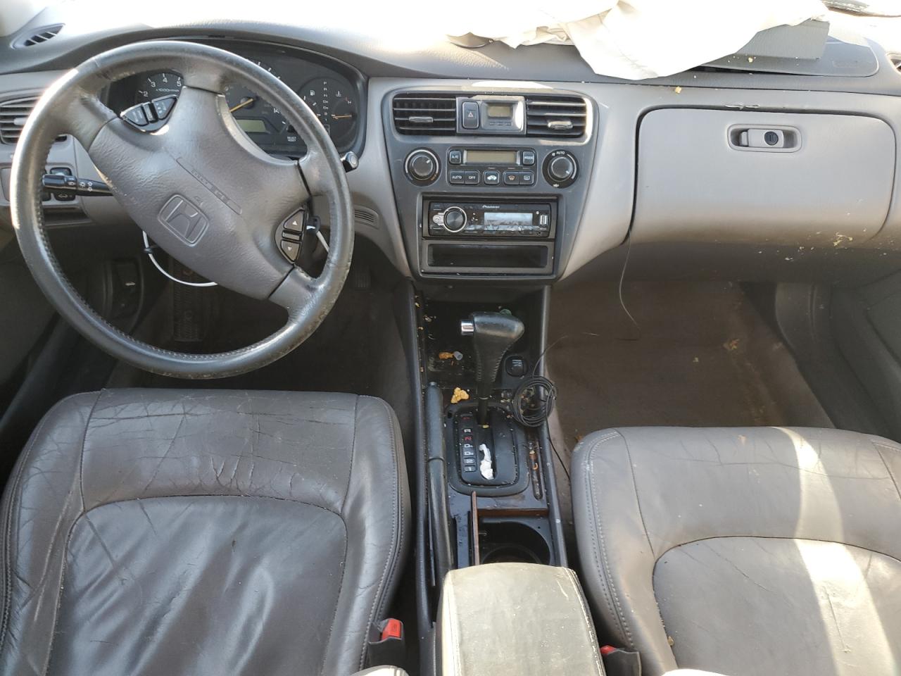 2000 Honda Accord - Image 8
