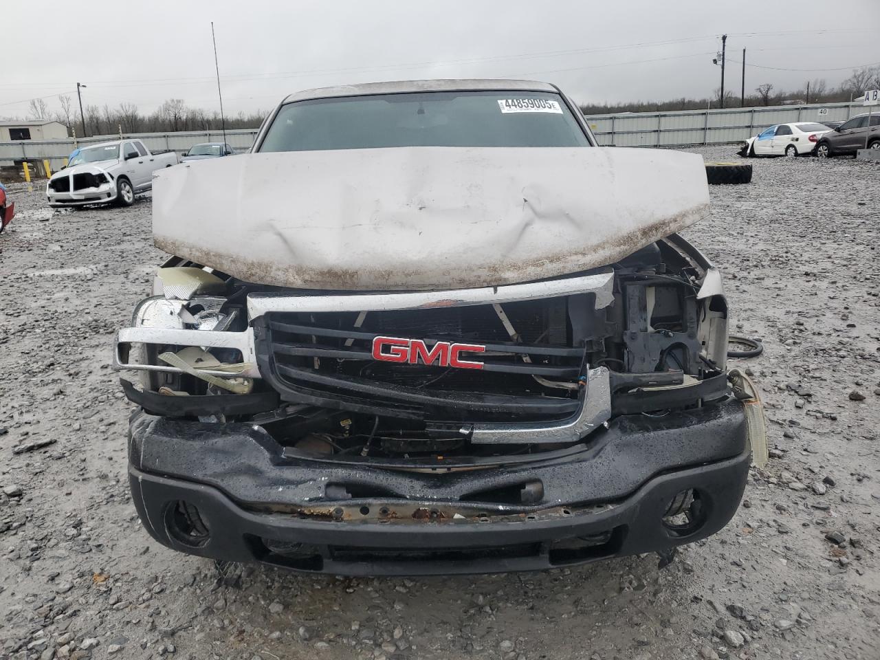 2004 GMC Sierra - Image 5
