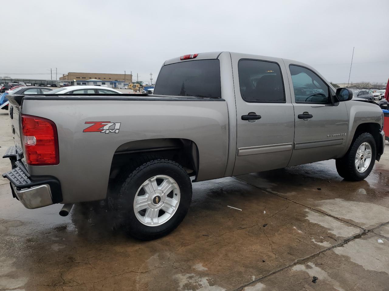 2009 Chevrolet Silverado - Image 3