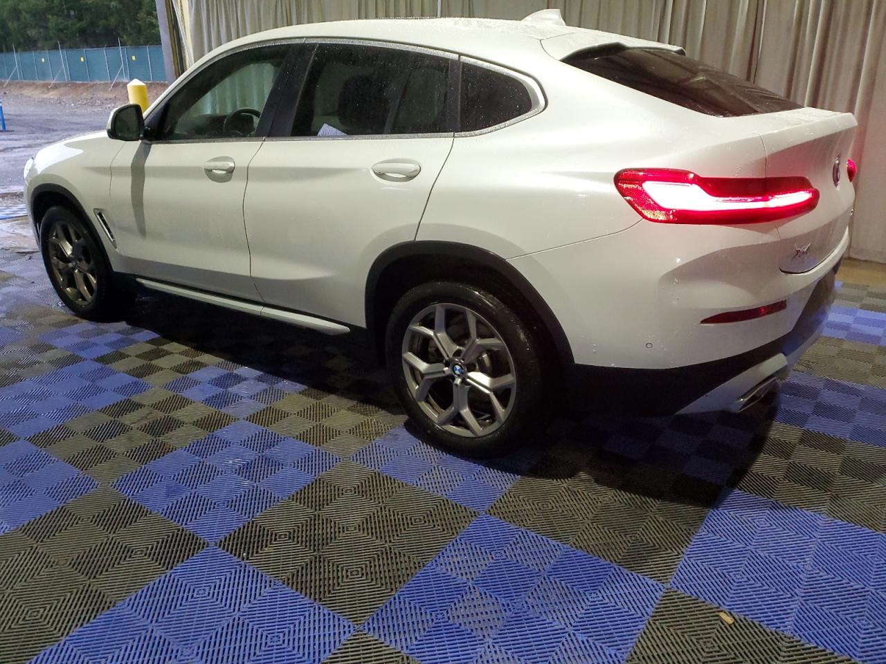 2024 BMW X4 - Image 2