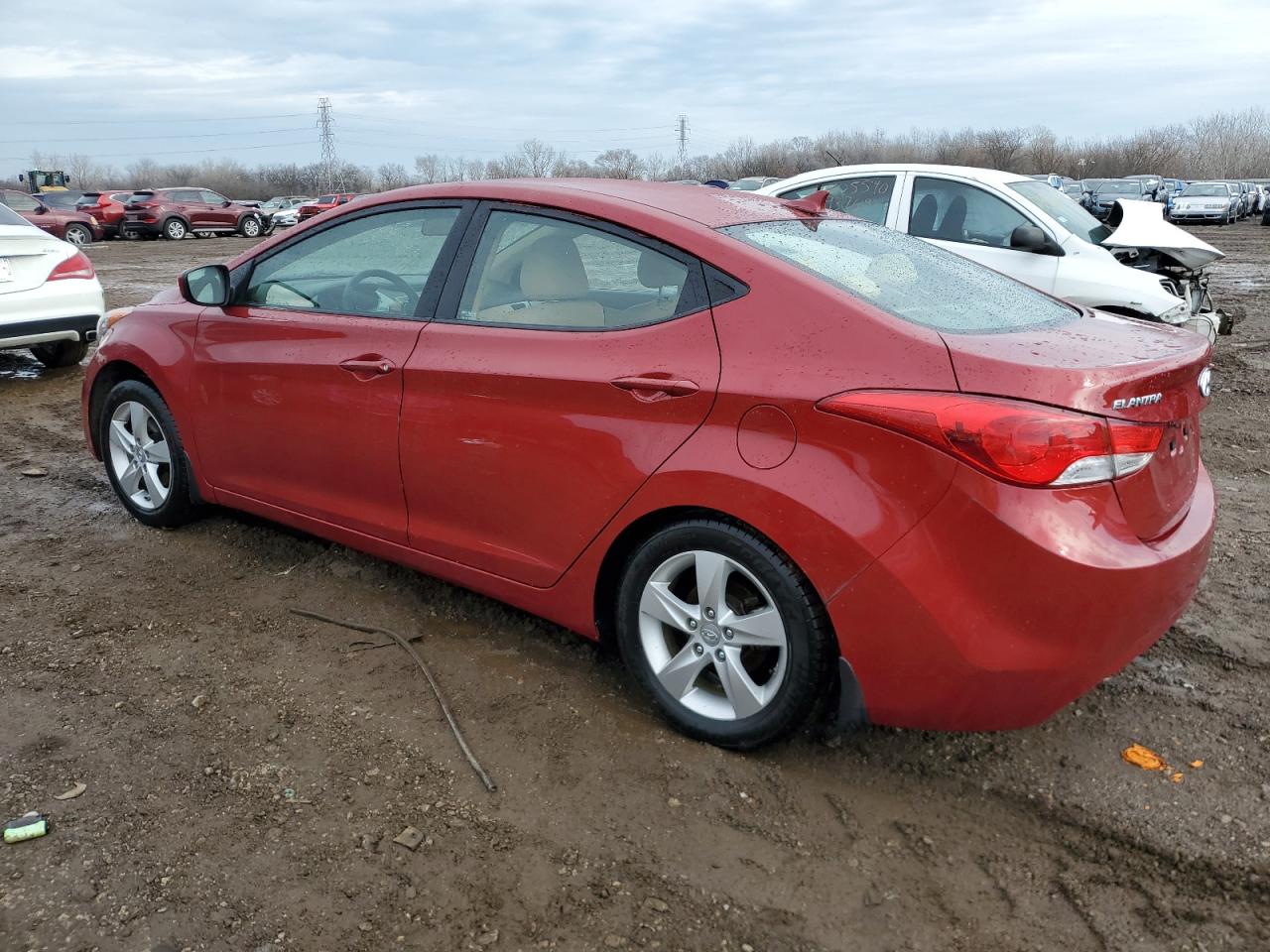 2013 Hyundai Elantra - Image 2