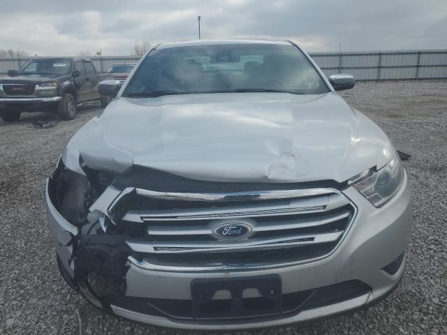 Sedans FORD TAURUS 2016 Srebrny