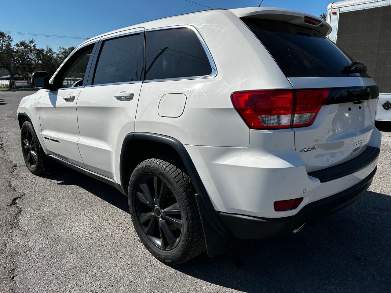 2012 Jeep Grand Cherokee - Image 3