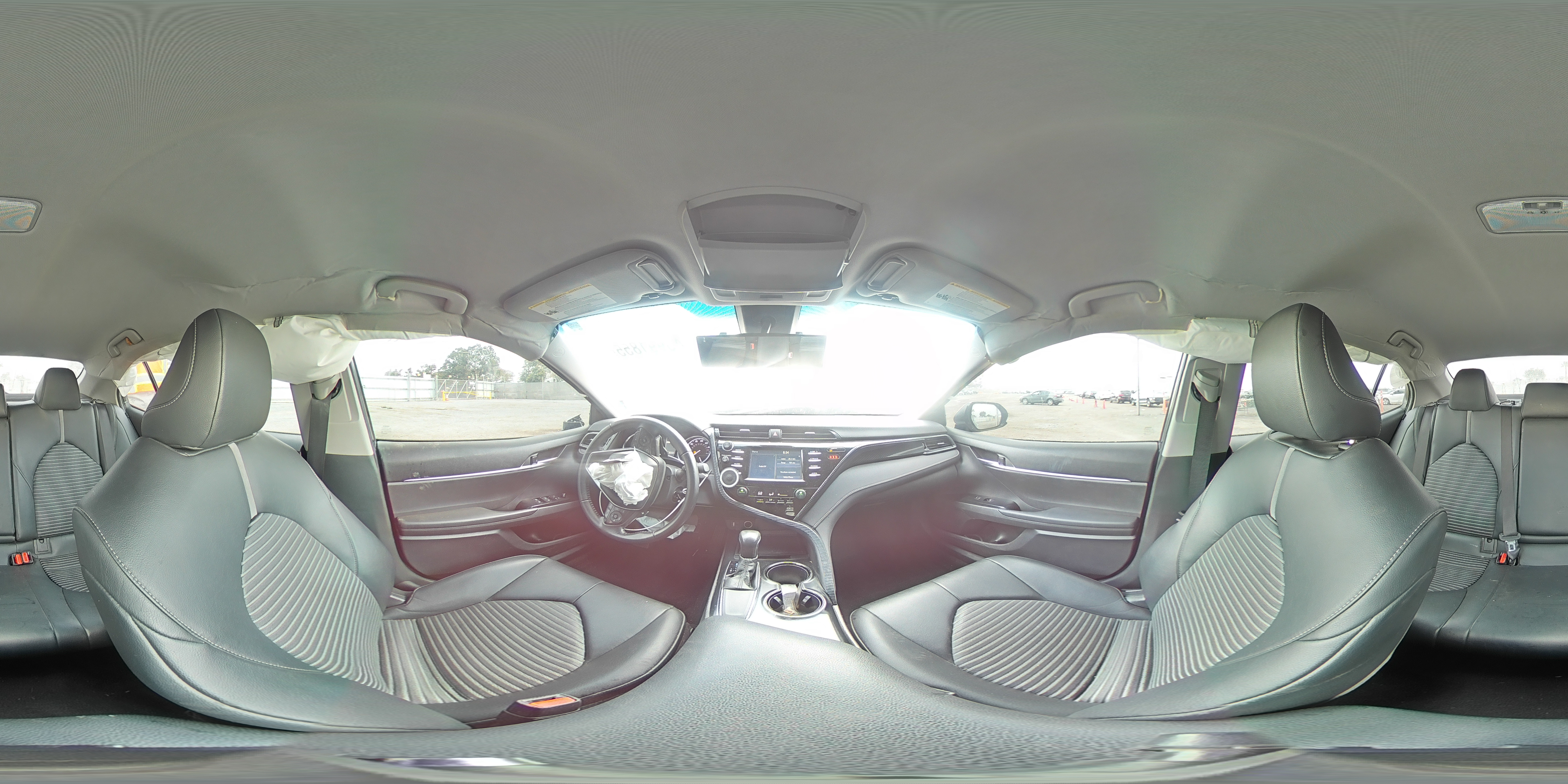 2018 Toyota Camry - Image 13