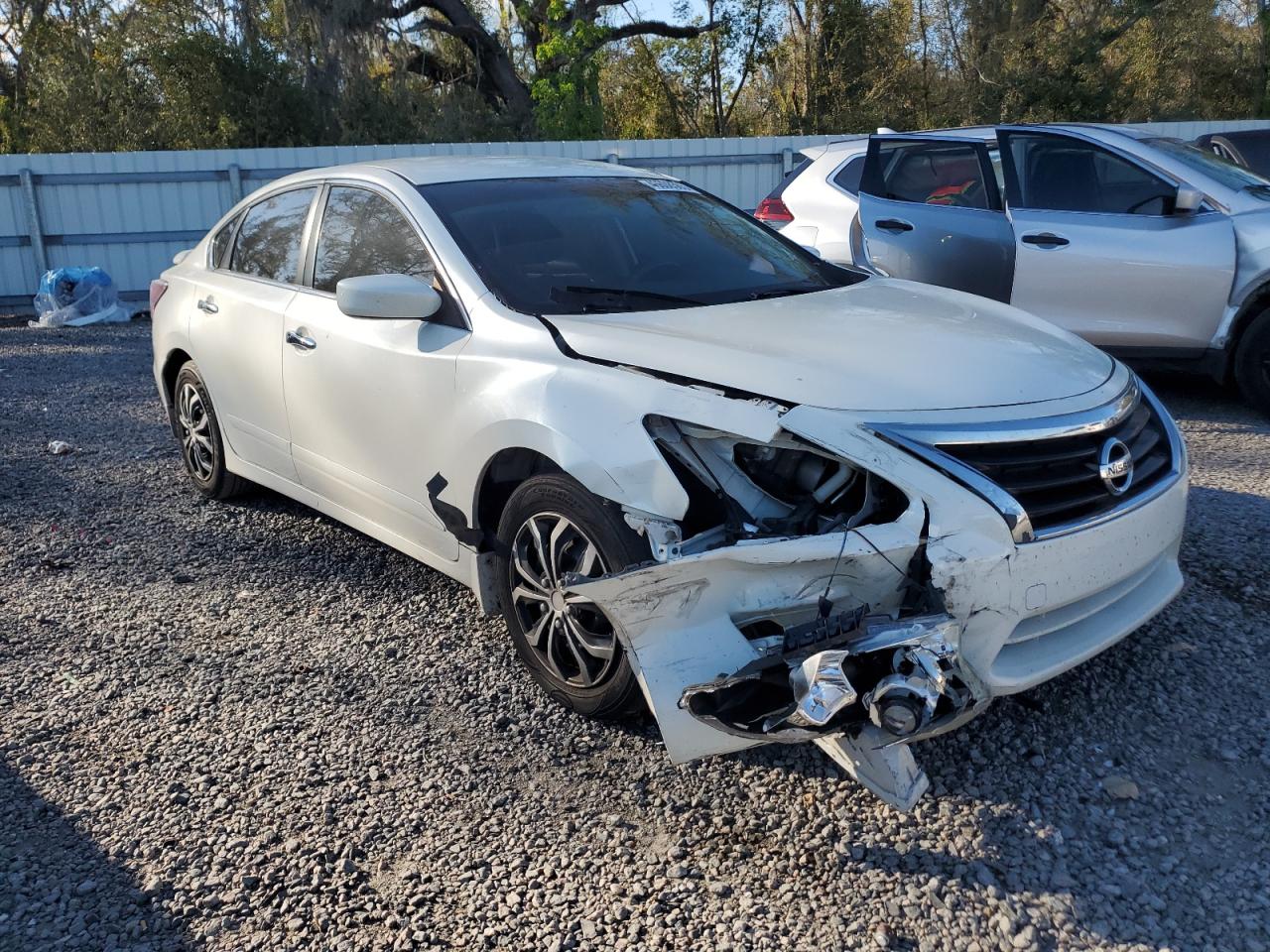 2015 Nissan Altima - Image 4
