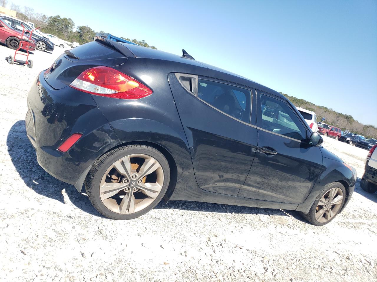 2016 Hyundai Veloster - Image 3