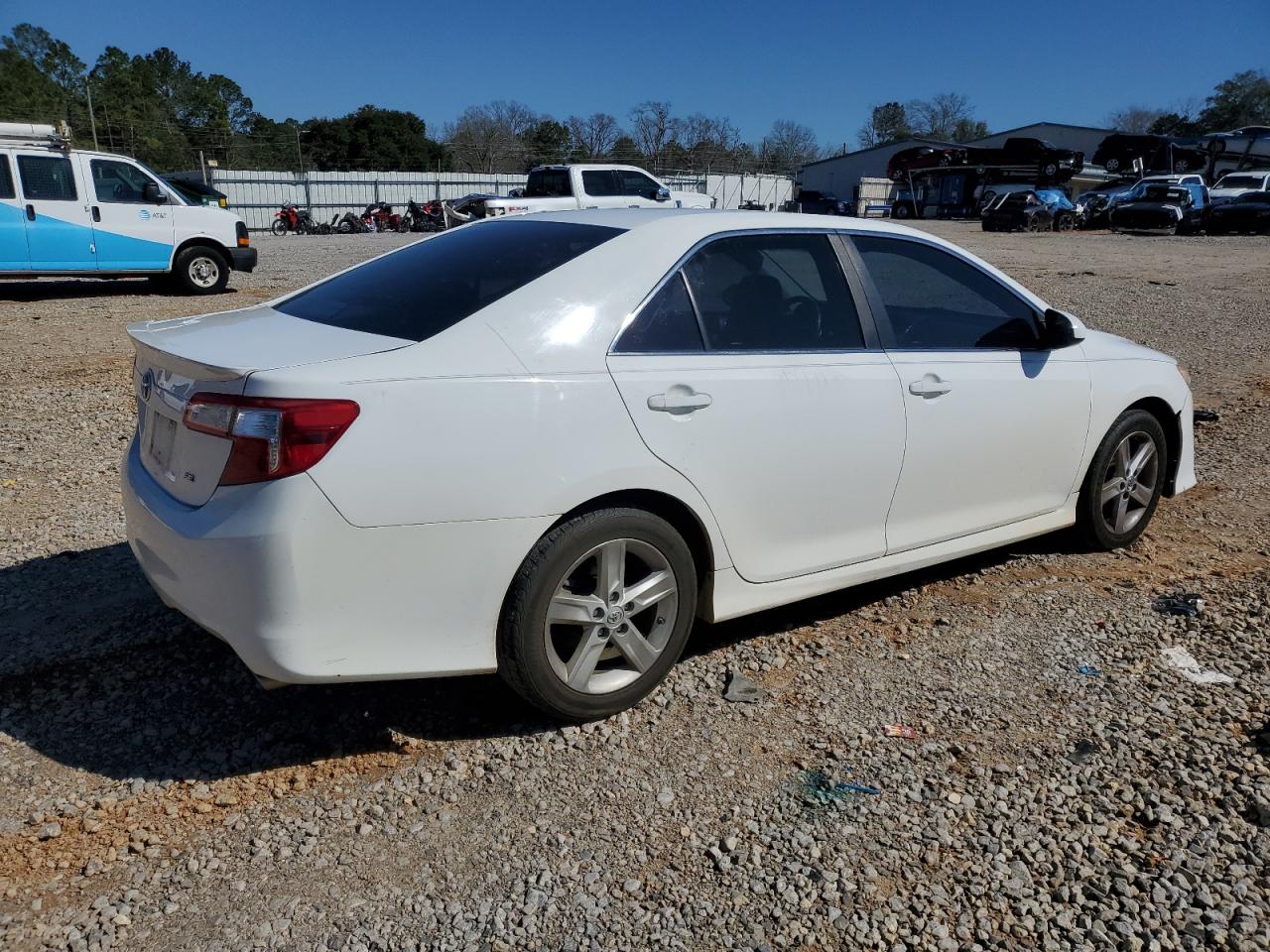 2014 Toyota Camry - Image 3