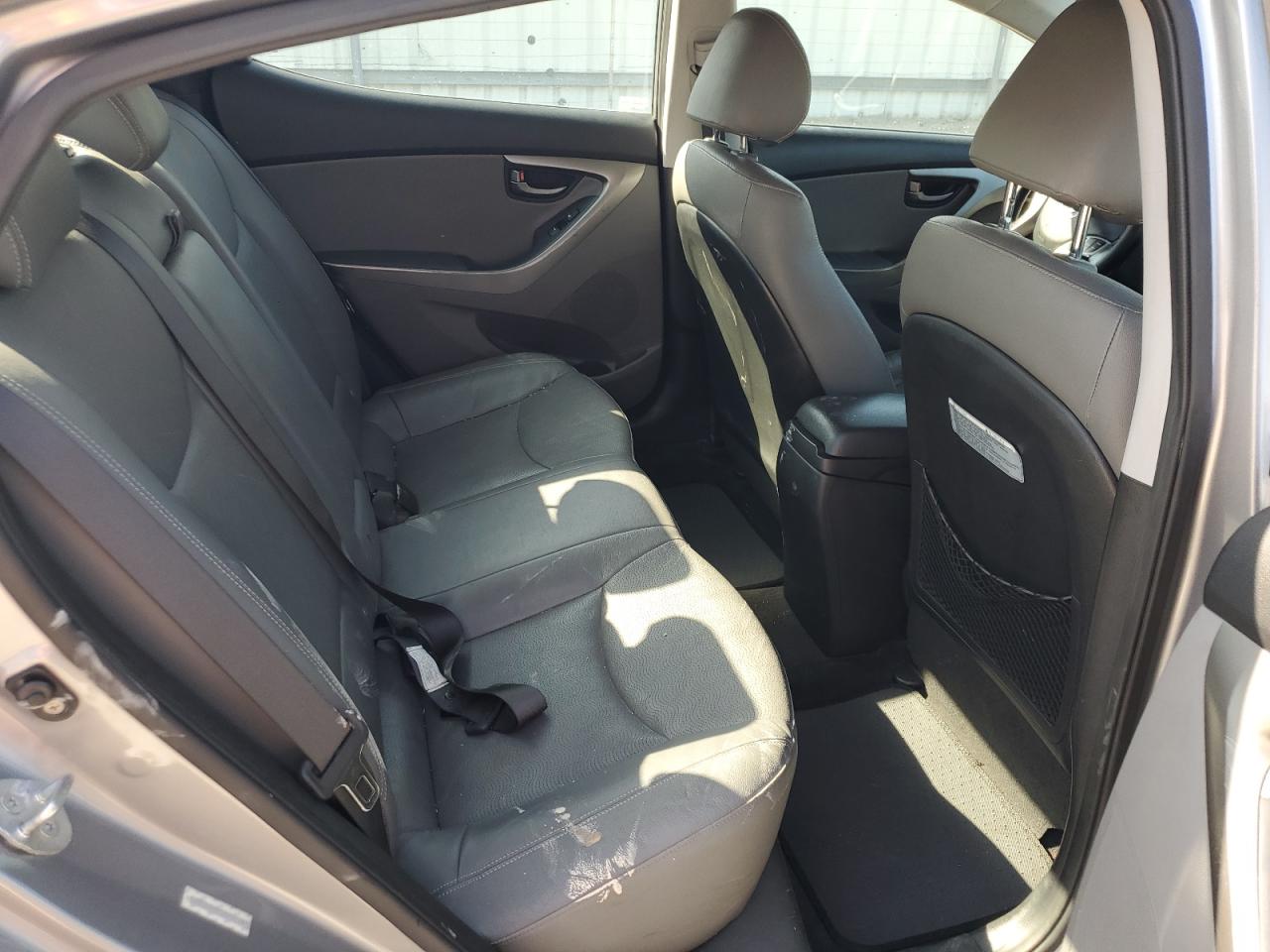 2013 Hyundai Elantra - Image 10