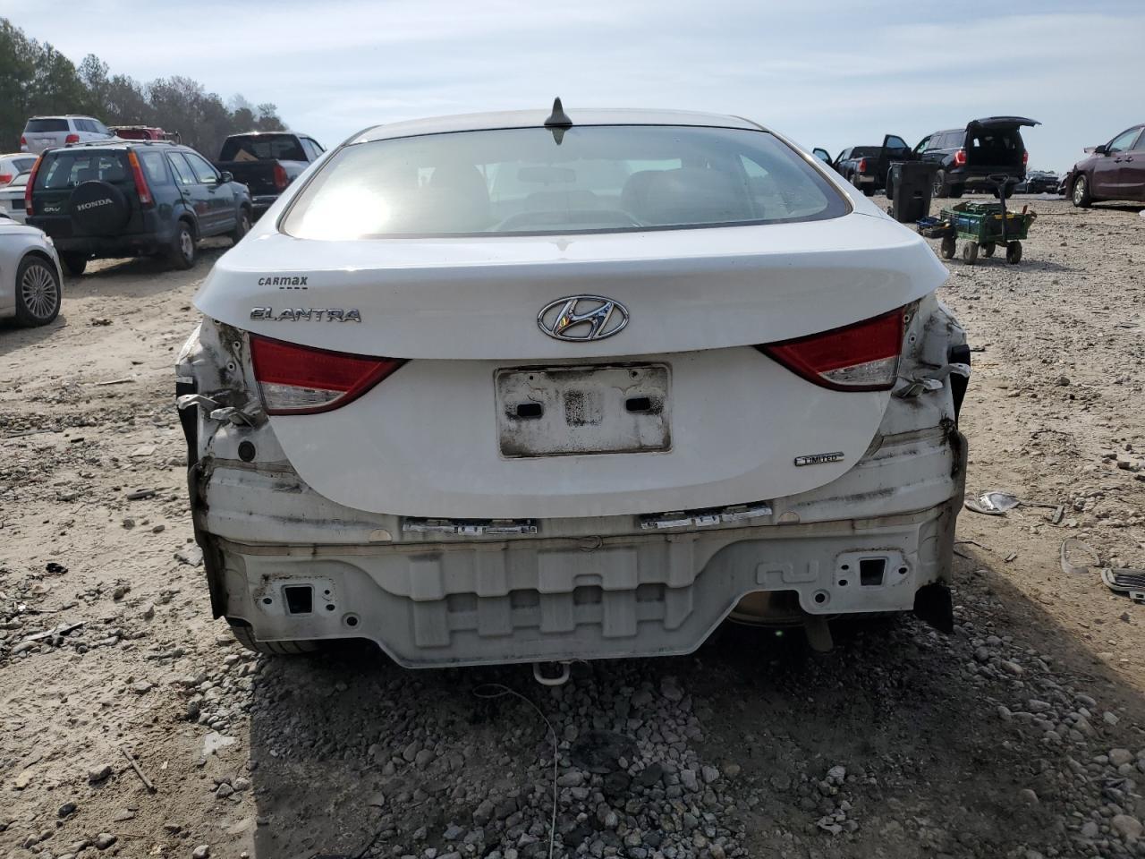 2011 Hyundai Elantra - Image 6