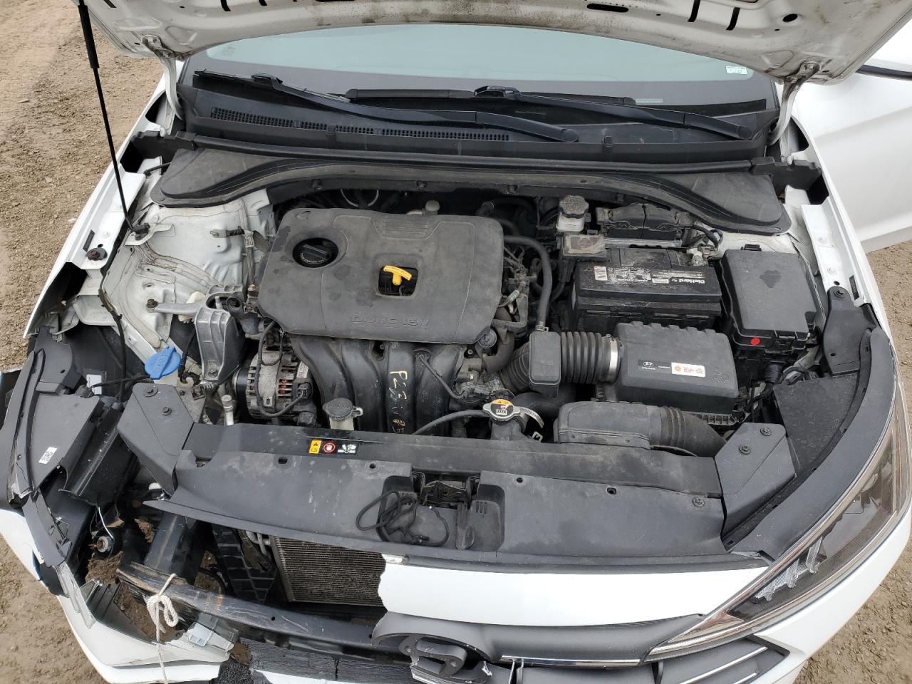 2019 Hyundai Elantra - Image 13