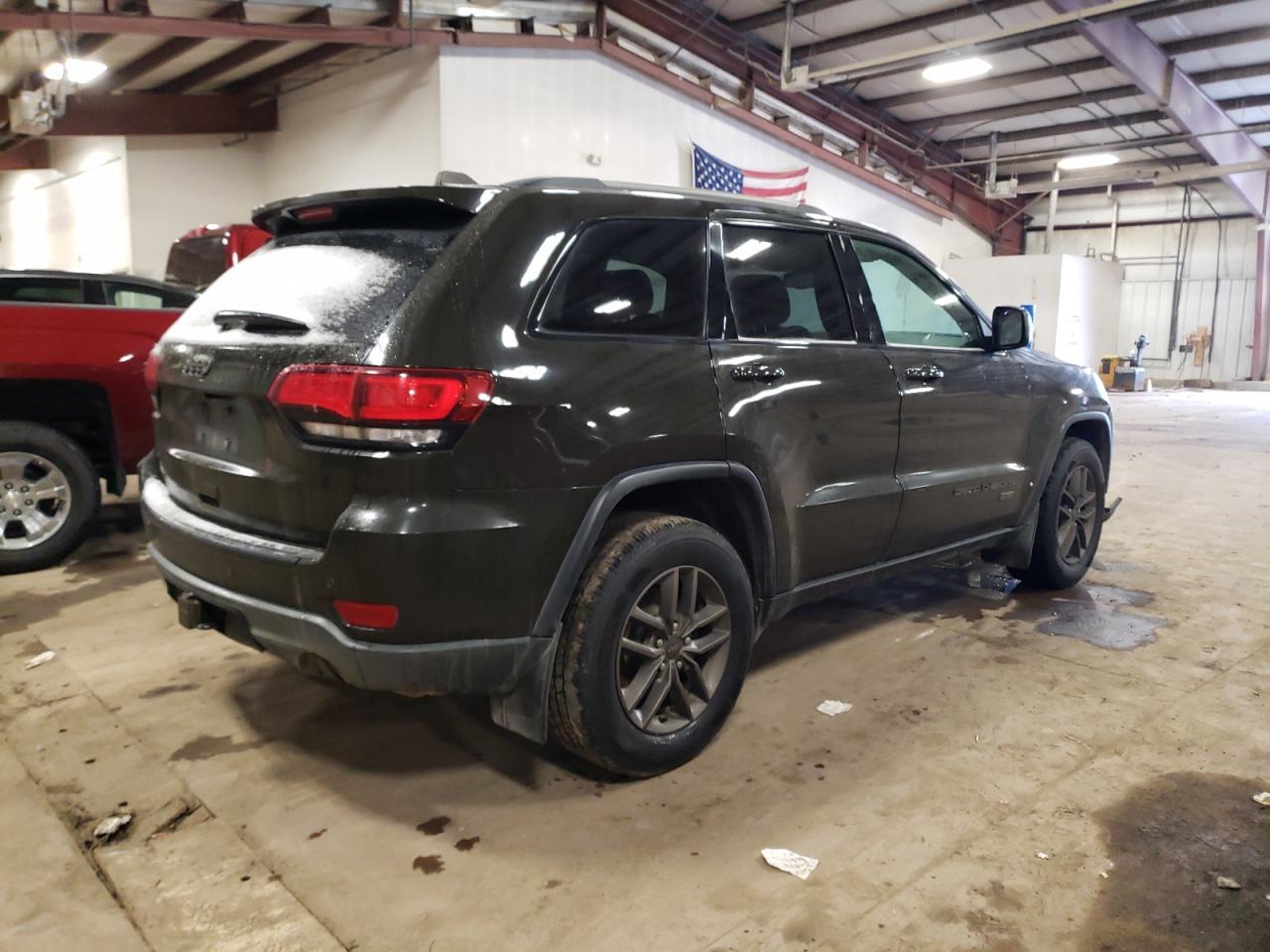 2016 Jeep Grand Cherokee - Image 3