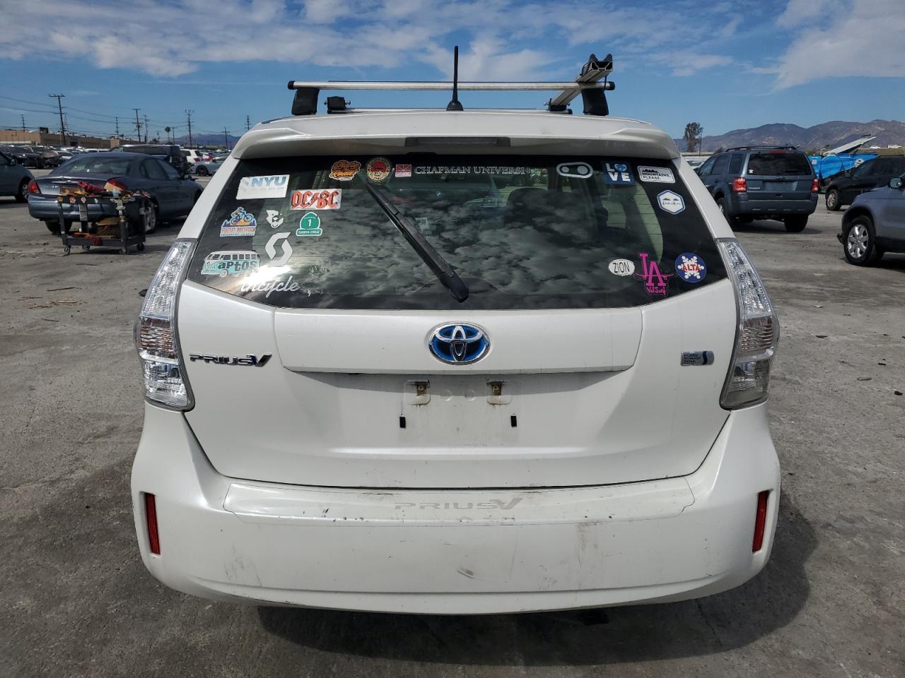 2013 Toyota Prius - Image 6