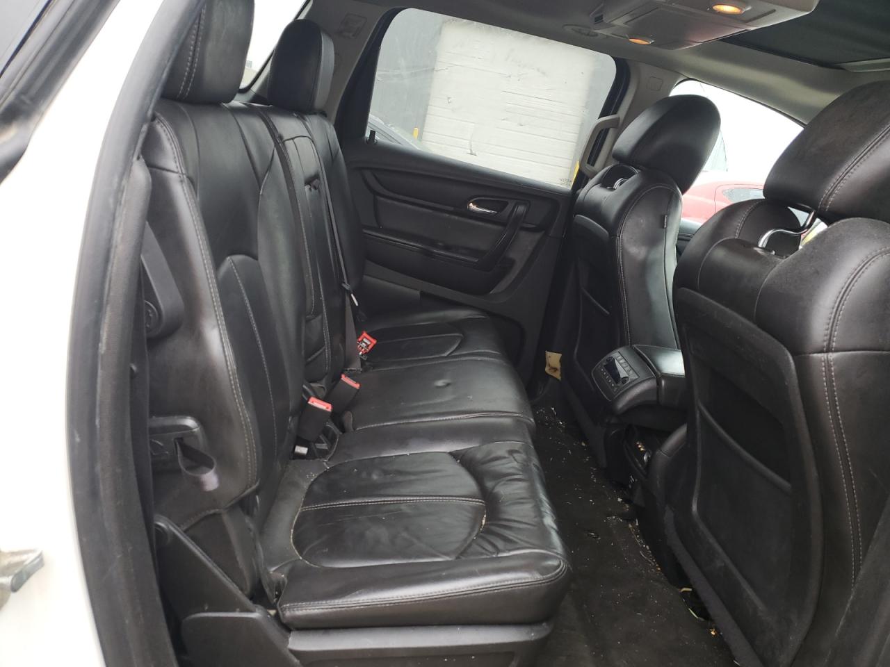 2014 Chevrolet Traverse - Image 11