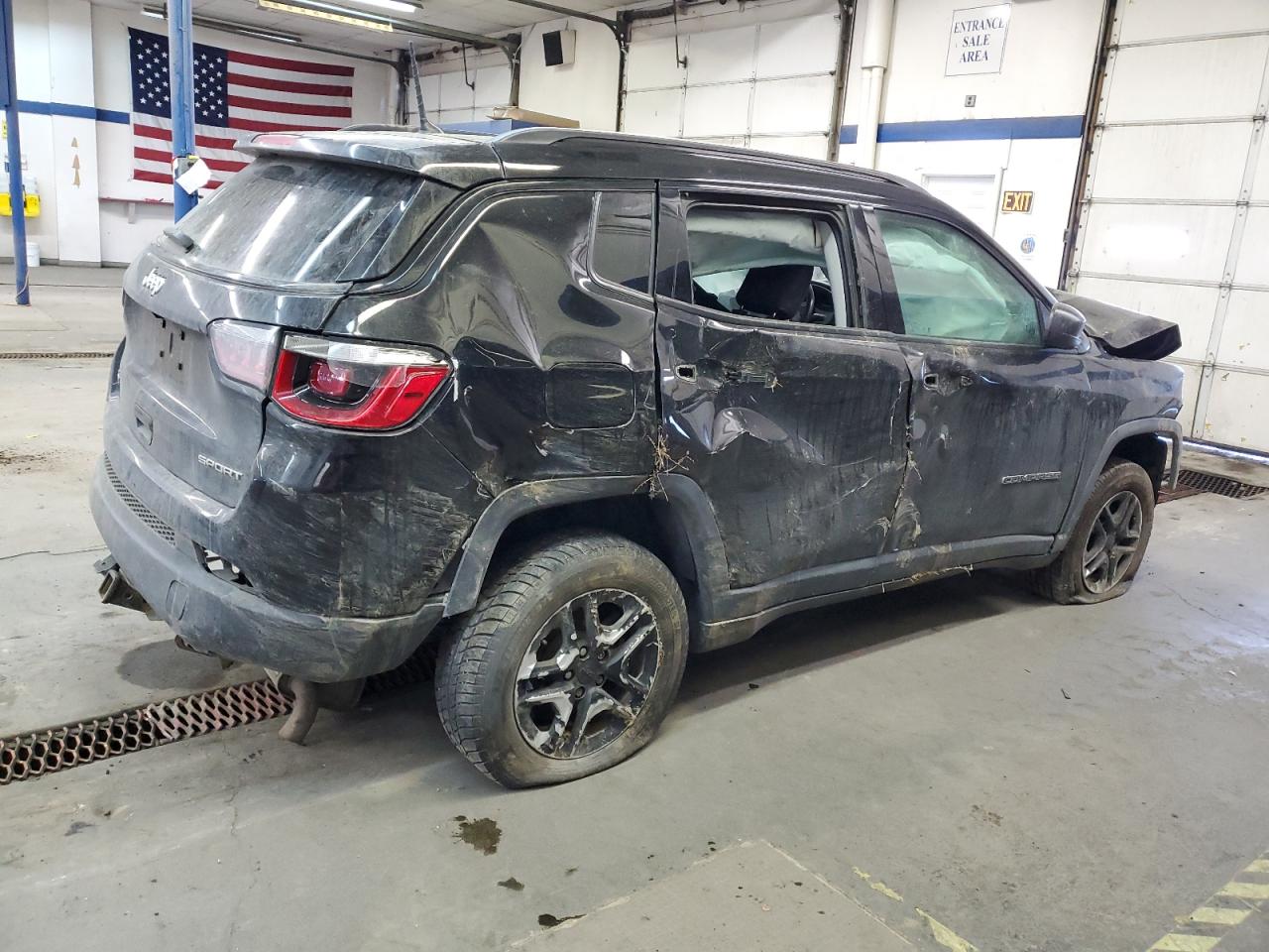 2018 Jeep Compass - Image 3