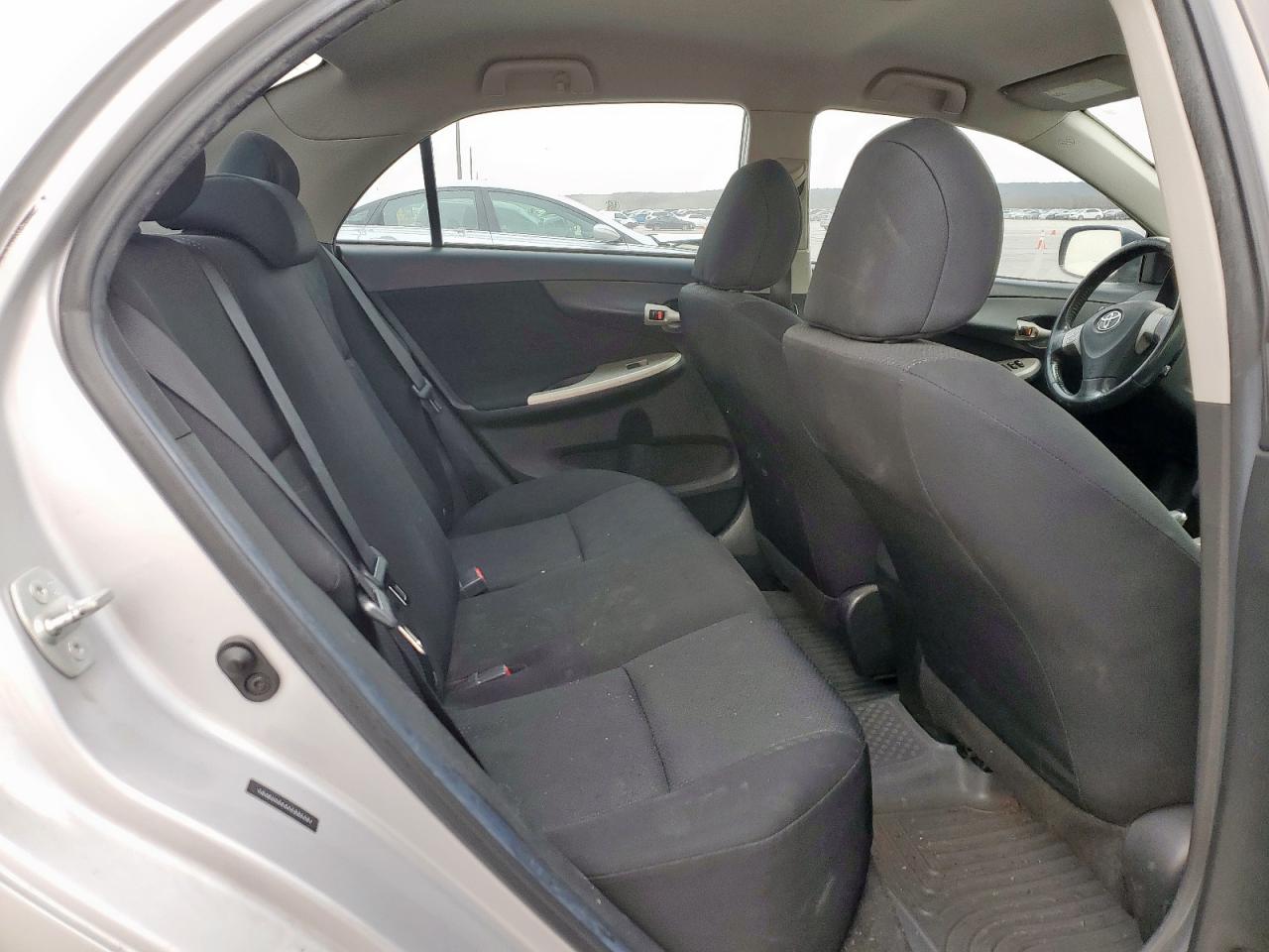 2010 Toyota Corolla - Image 10