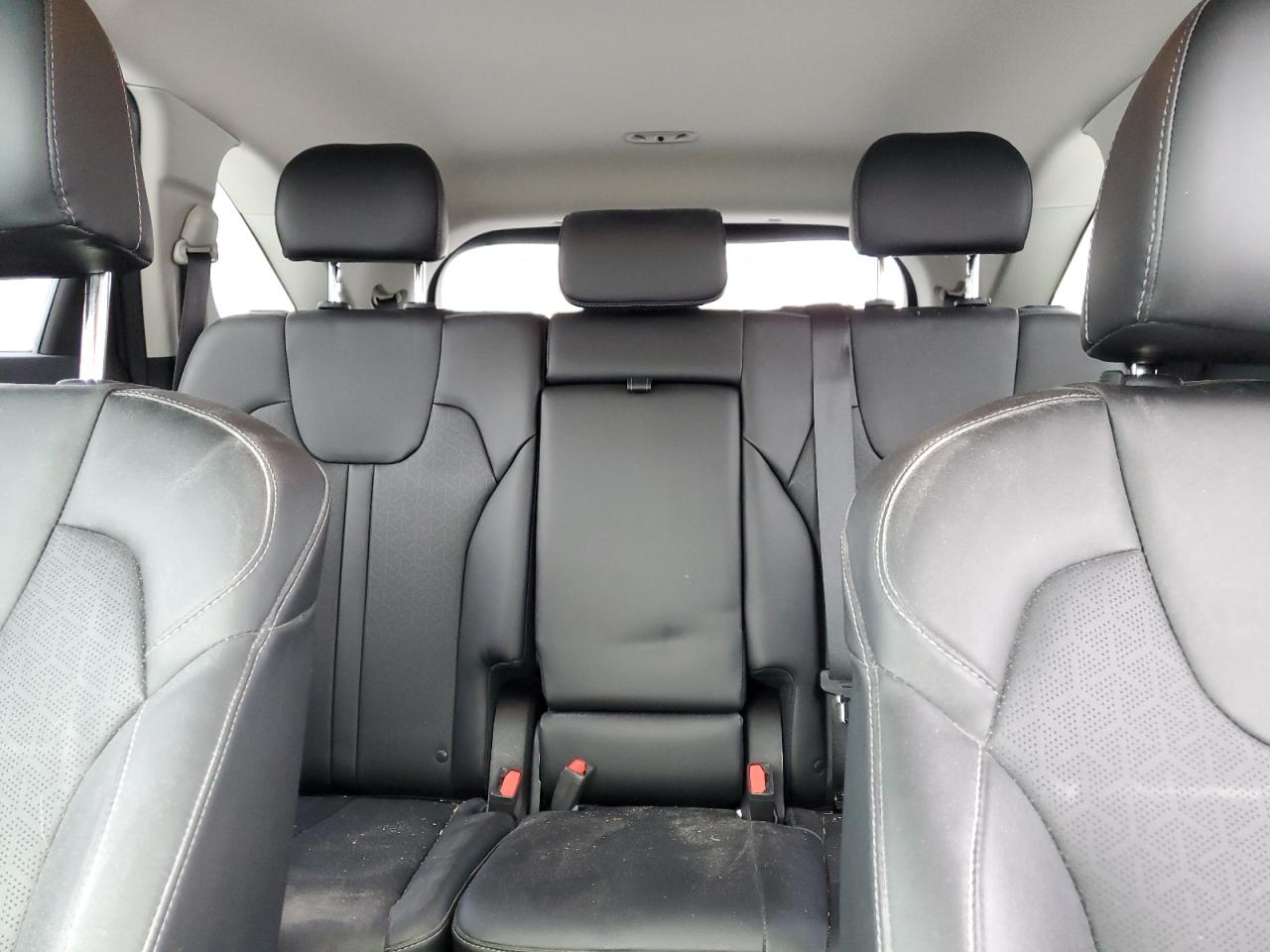 2022 Kia Sorento - Image 10