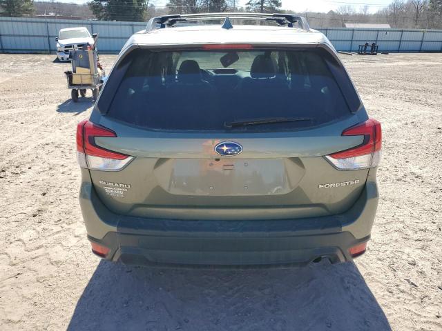  SUBARU FORESTER 2021 Зелений