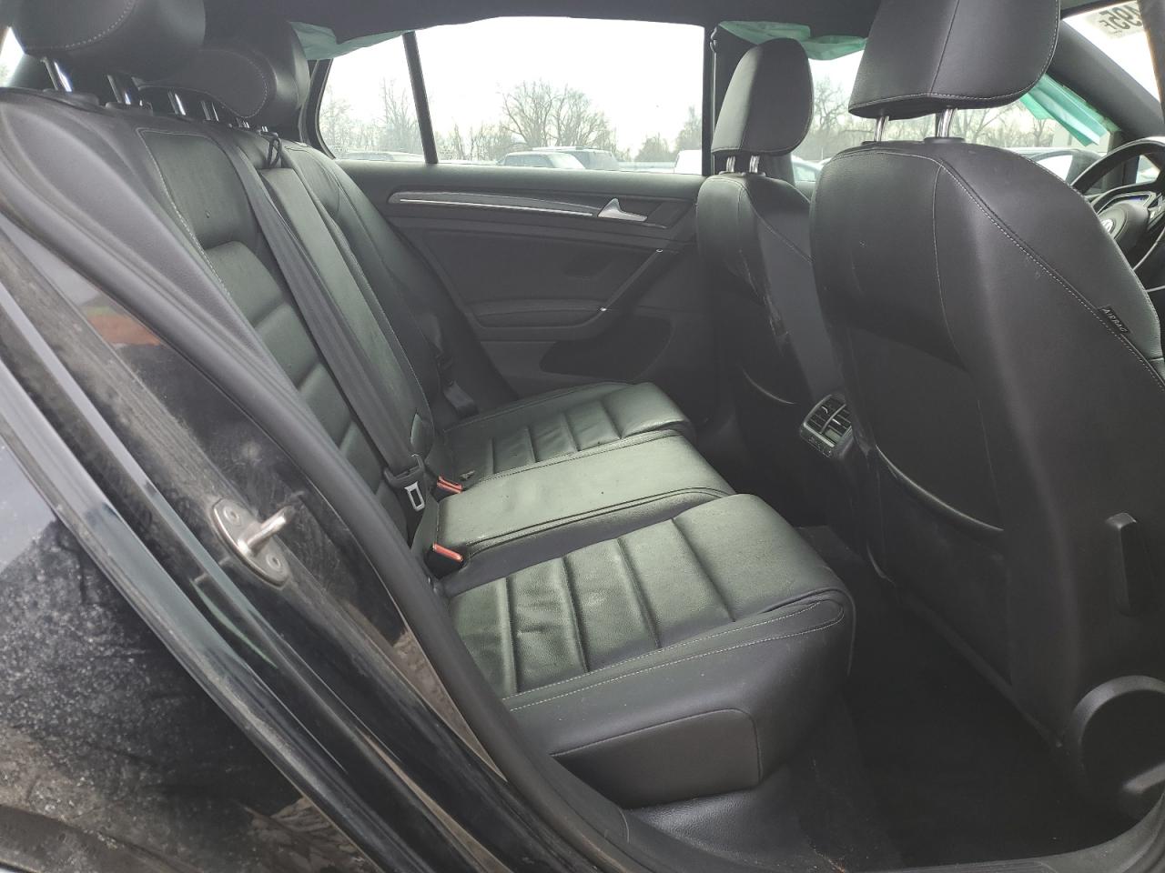 2016 Volkswagen Golf - Image 11