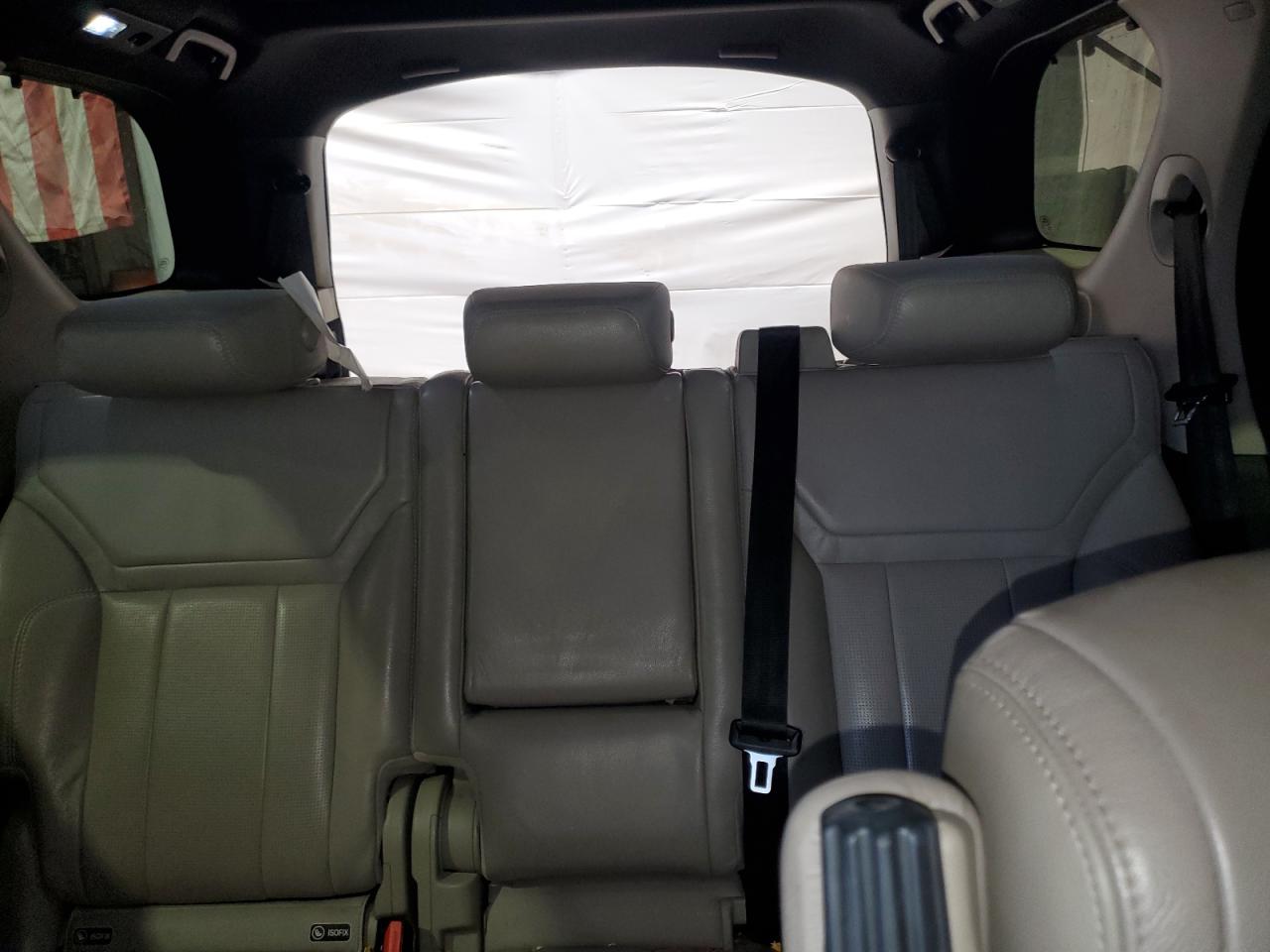2017 Land Rover Discovery - Image 10